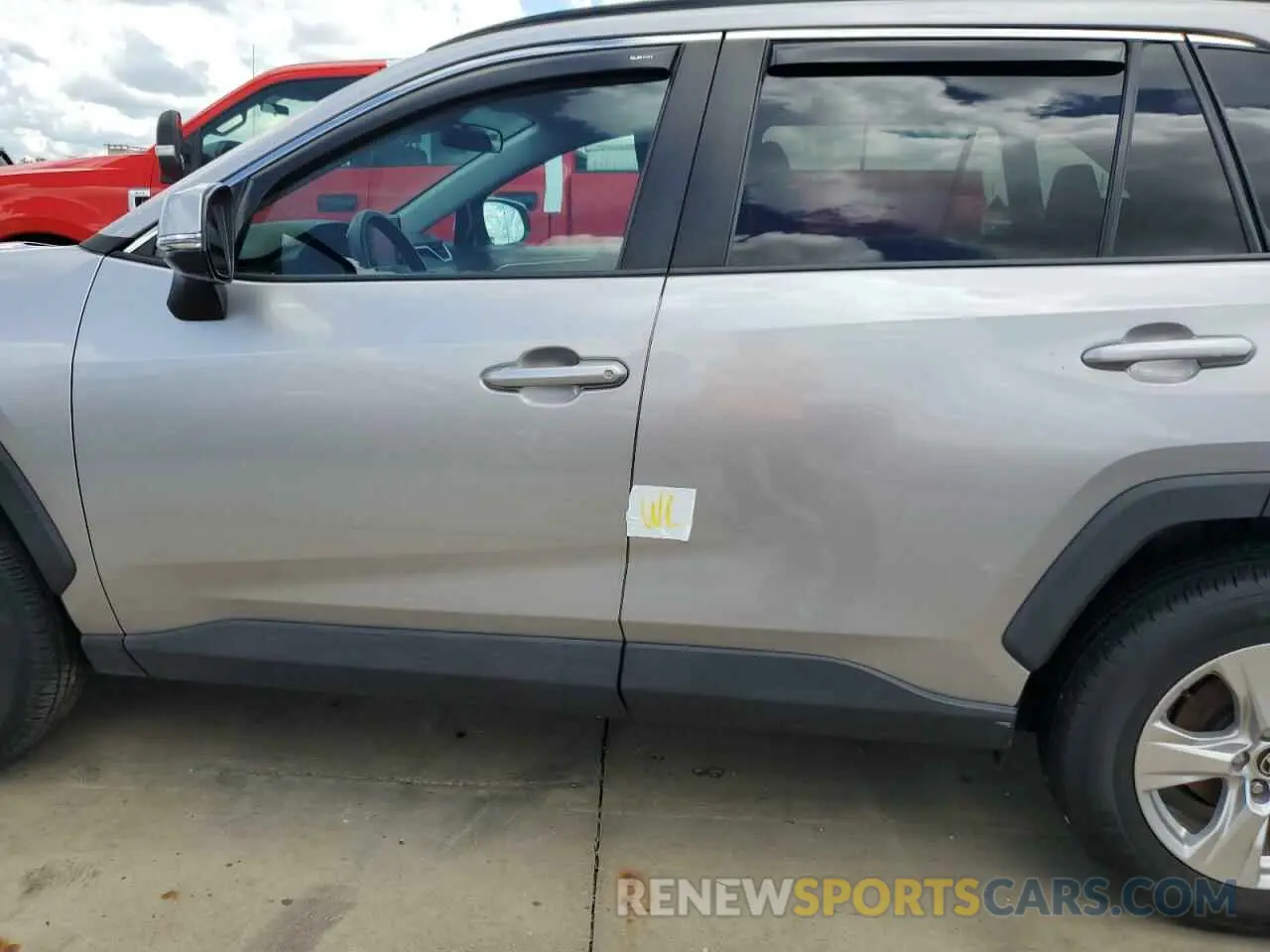 13 Photograph of a damaged car 2T3W1RFV7MC161138 TOYOTA RAV4 2021