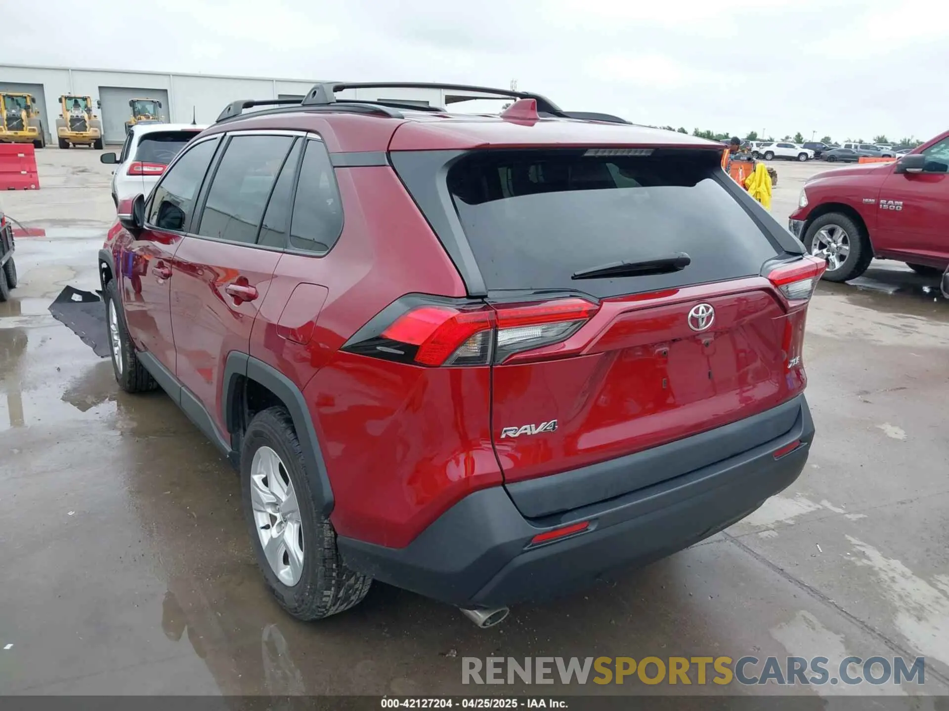 3 Photograph of a damaged car 2T3W1RFV7MW136254 TOYOTA RAV4 2021