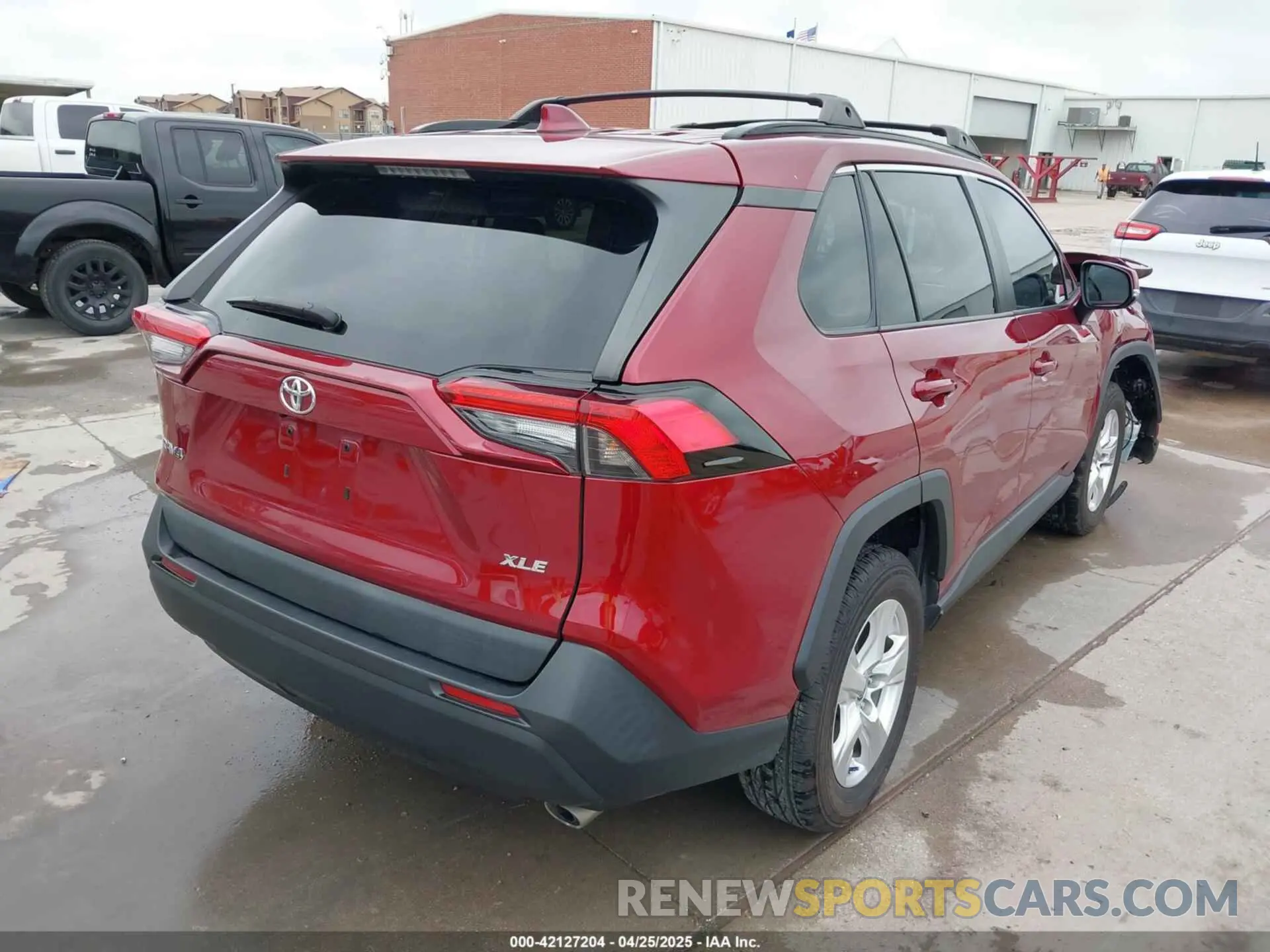 4 Photograph of a damaged car 2T3W1RFV7MW136254 TOYOTA RAV4 2021