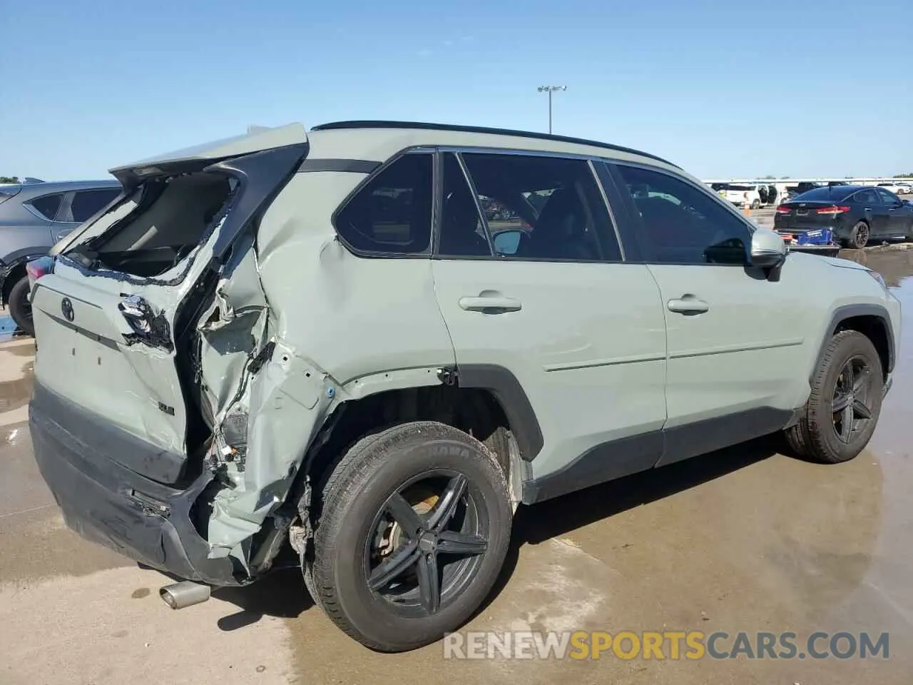 3 Photograph of a damaged car 2T3W1RFV7MW167116 TOYOTA RAV4 2021