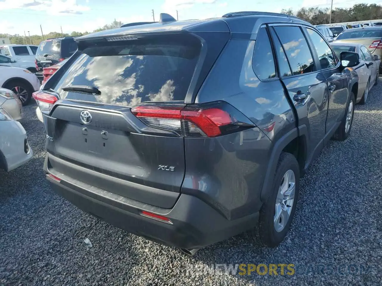 4 Фотография поврежденного автомобиля 2T3W1RFV8MC122073 TOYOTA RAV4 2021