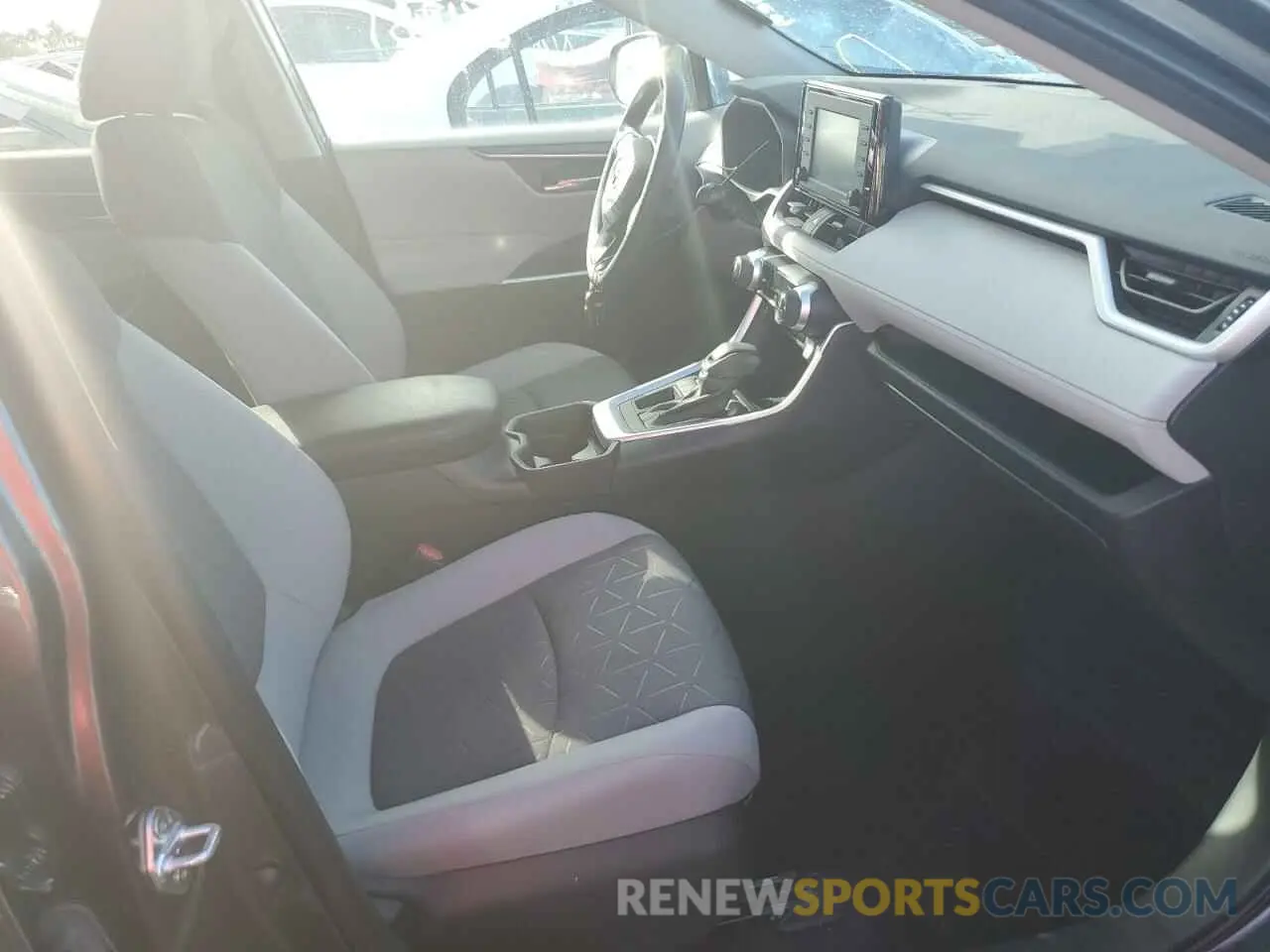 5 Фотография поврежденного автомобиля 2T3W1RFV8MC122073 TOYOTA RAV4 2021