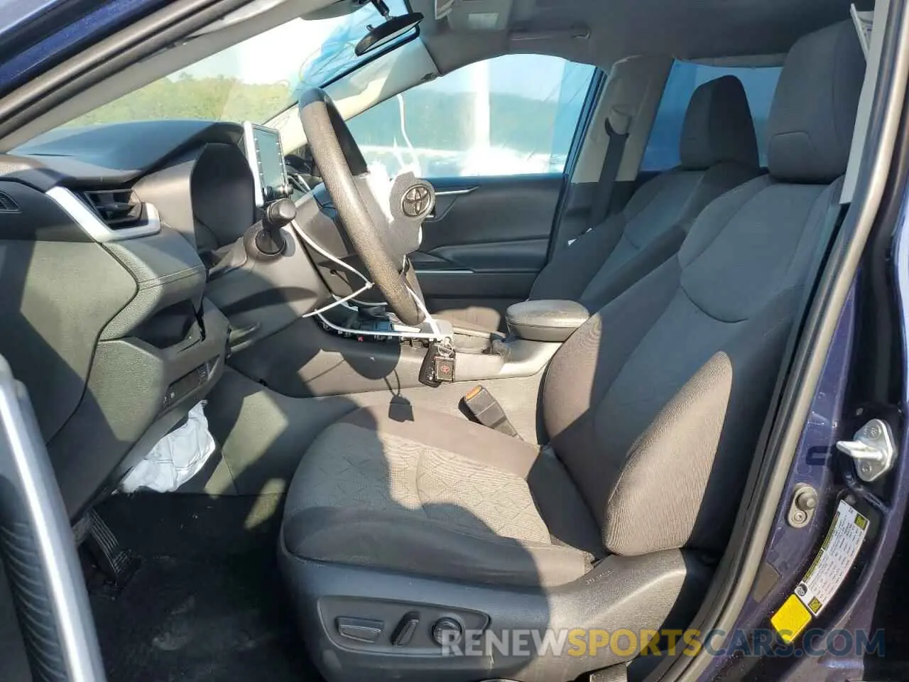 7 Photograph of a damaged car 2T3W1RFV8MW172194 TOYOTA RAV4 2021