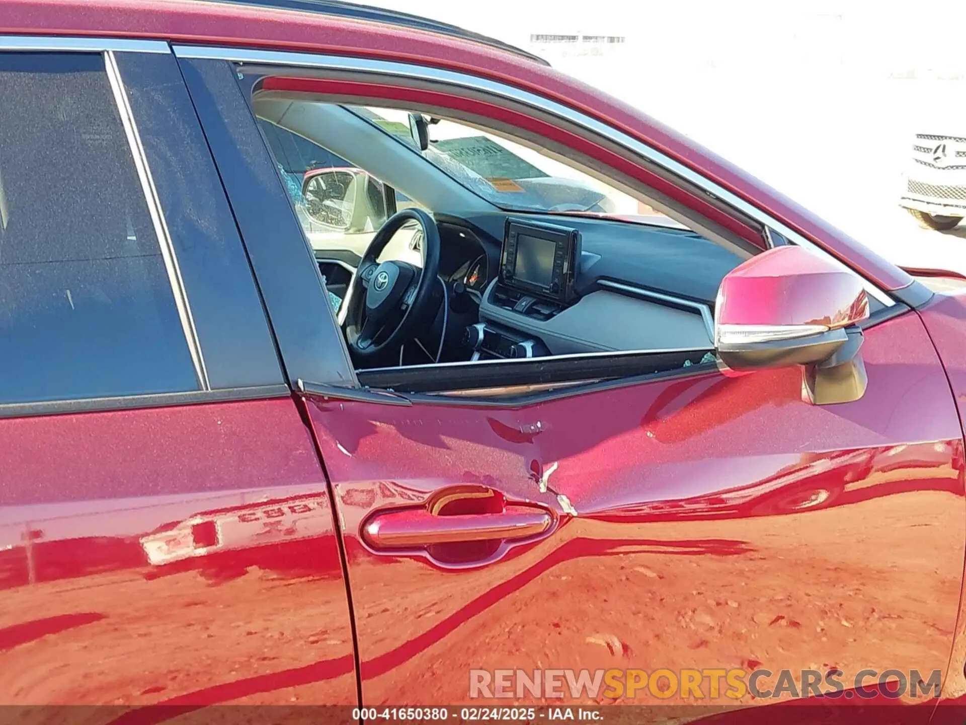 18 Photograph of a damaged car 2T3W1RFV8MW177184 TOYOTA RAV4 2021