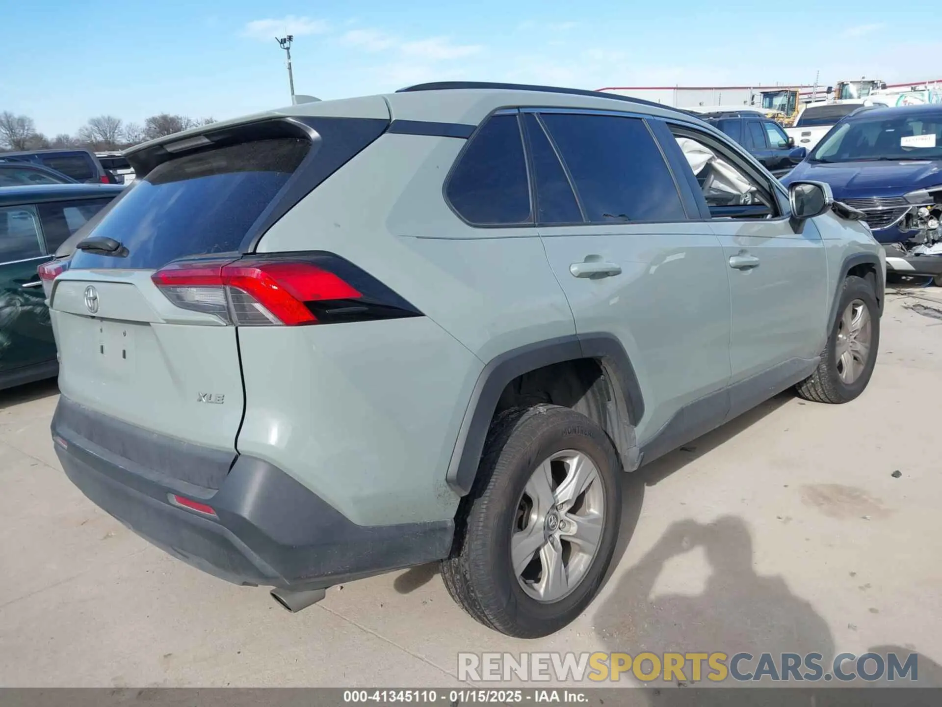 4 Photograph of a damaged car 2T3W1RFV9MC091948 TOYOTA RAV4 2021