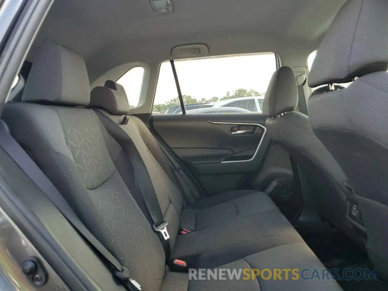 11 Фотография поврежденного автомобиля 2T3W1RFV9MC138475 TOYOTA RAV4 2021