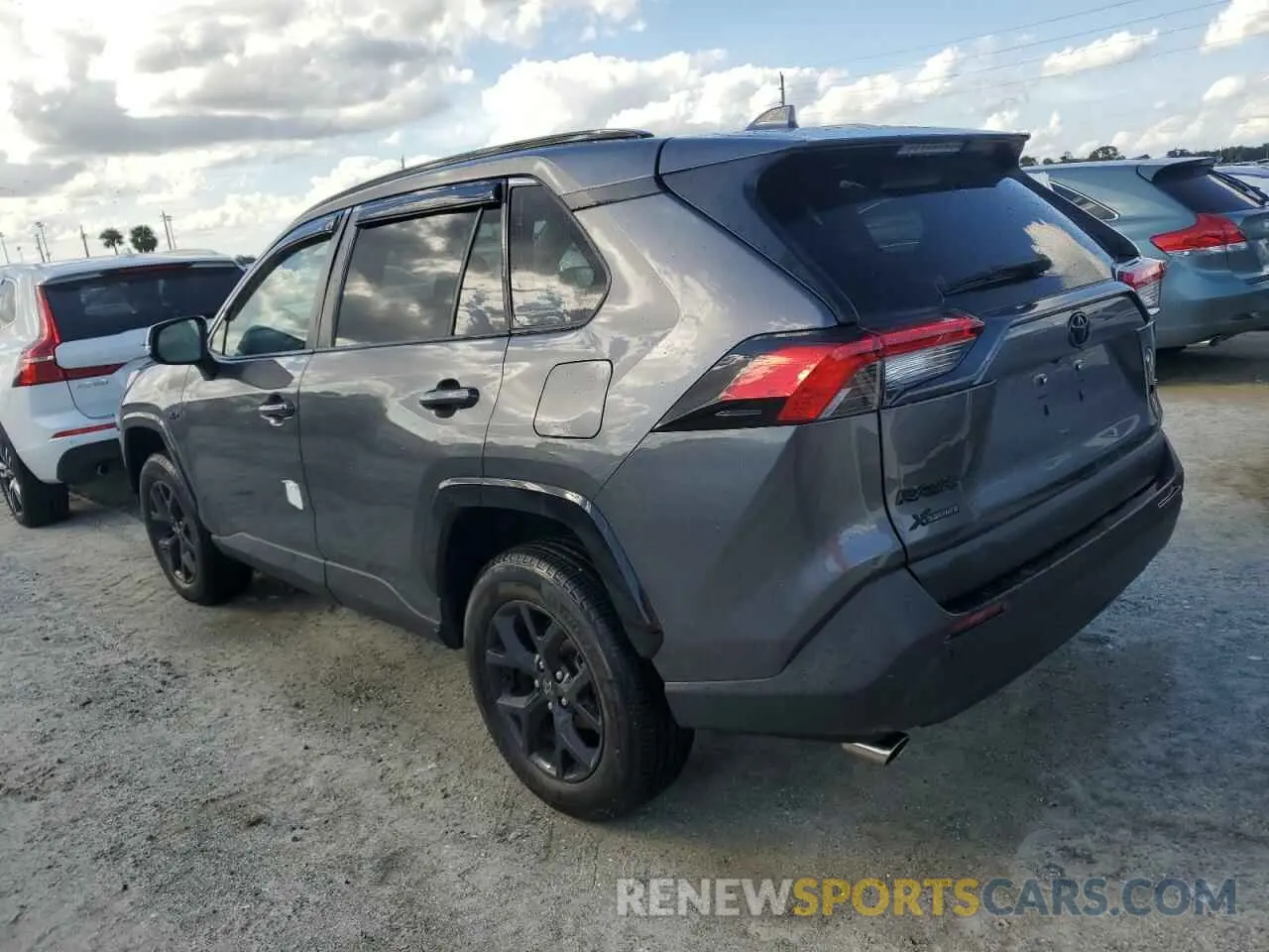 2 Фотография поврежденного автомобиля 2T3W1RFV9MC138475 TOYOTA RAV4 2021