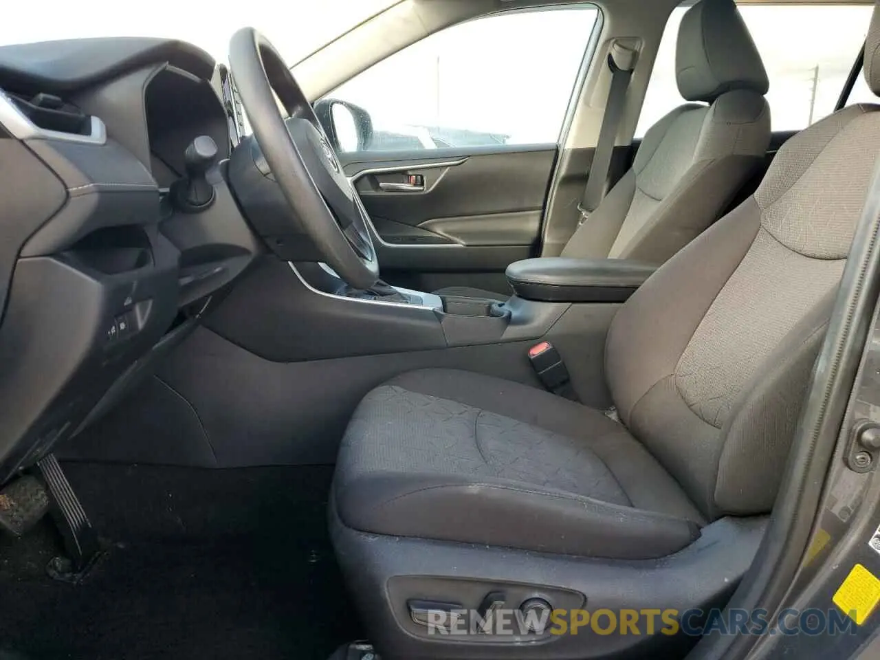 7 Фотография поврежденного автомобиля 2T3W1RFV9MC138475 TOYOTA RAV4 2021