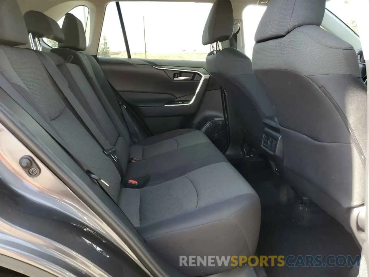 11 Фотография поврежденного автомобиля 2T3W1RFV9MC149489 TOYOTA RAV4 2021