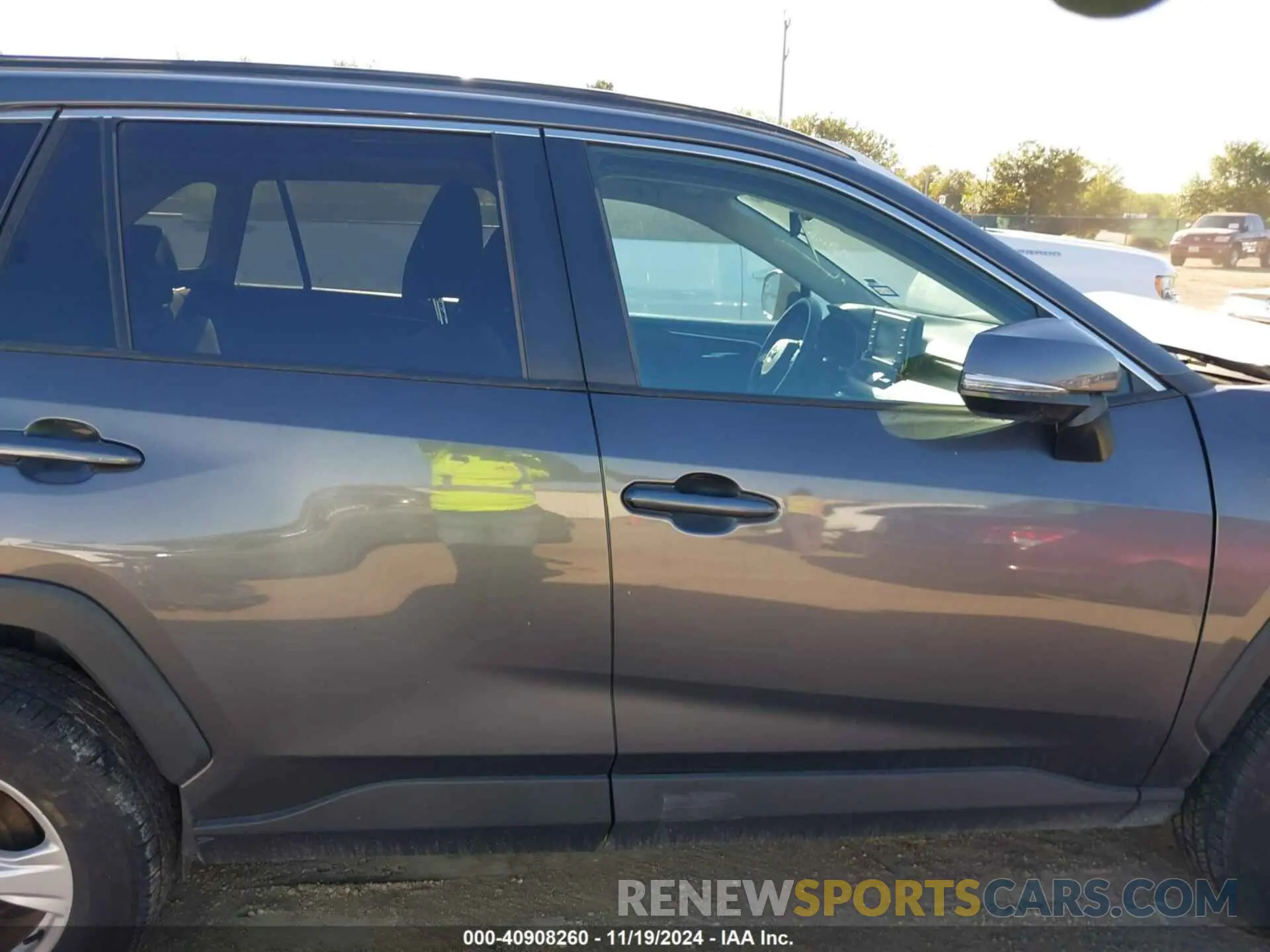 13 Photograph of a damaged car 2T3W1RFV9MW119391 TOYOTA RAV4 2021