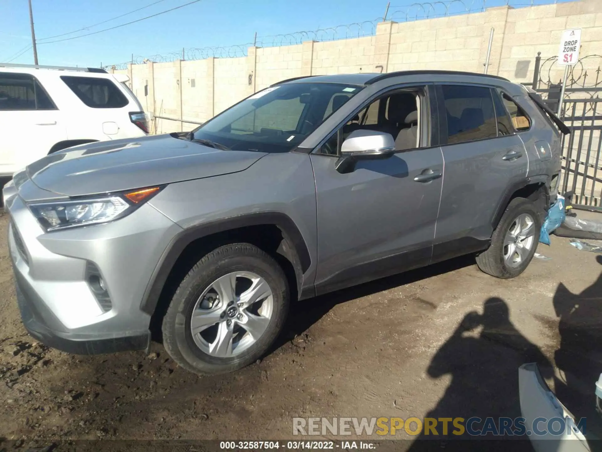2 Фотография поврежденного автомобиля 2T3W1RFV9MW120668 TOYOTA RAV4 2021