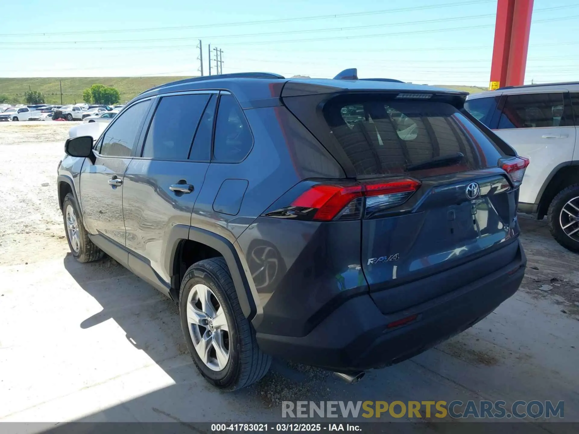 3 Фотография поврежденного автомобиля 2T3W1RFVXMW108061 TOYOTA RAV4 2021