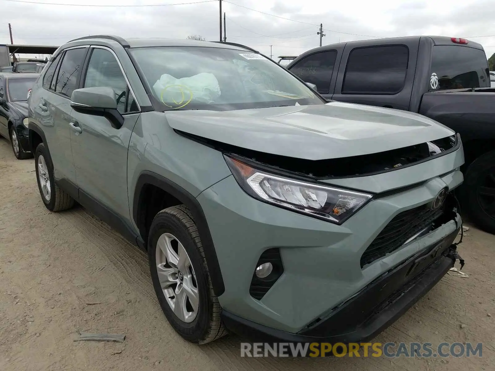 1 Photograph of a damaged car 2T3W1RFVXMW114975 TOYOTA RAV4 2021