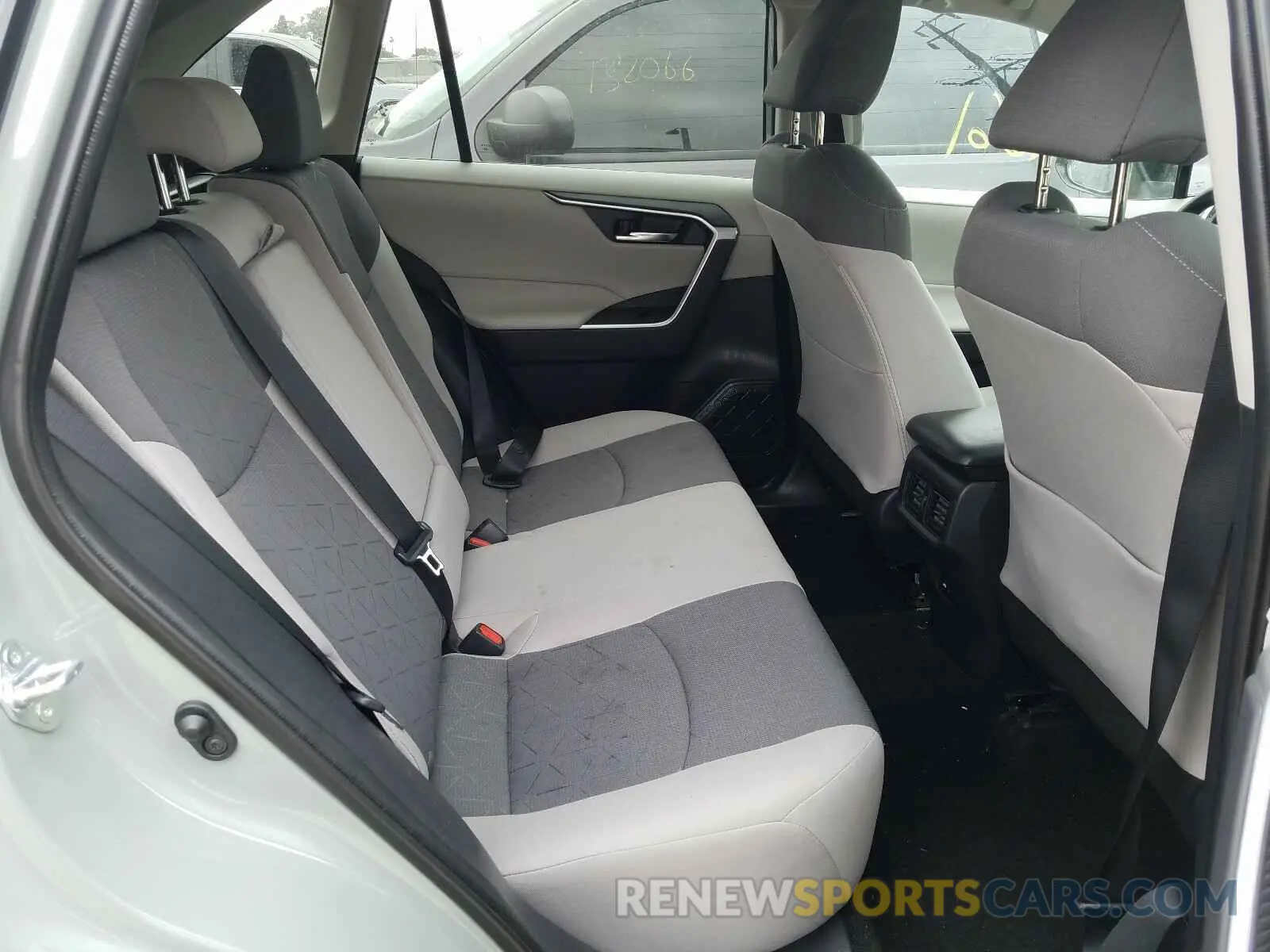6 Photograph of a damaged car 2T3W1RFVXMW114975 TOYOTA RAV4 2021