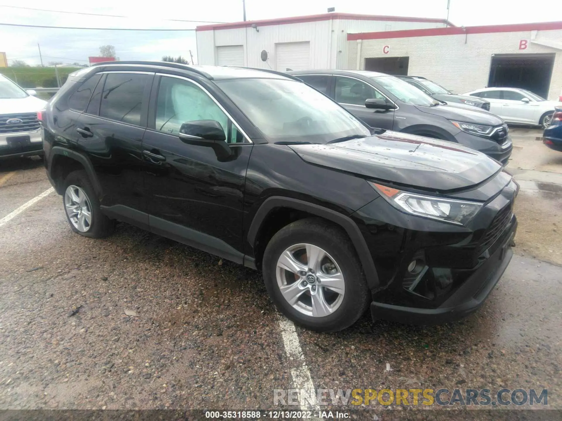 1 Photograph of a damaged car 2T3W1RFVXMW120095 TOYOTA RAV4 2021