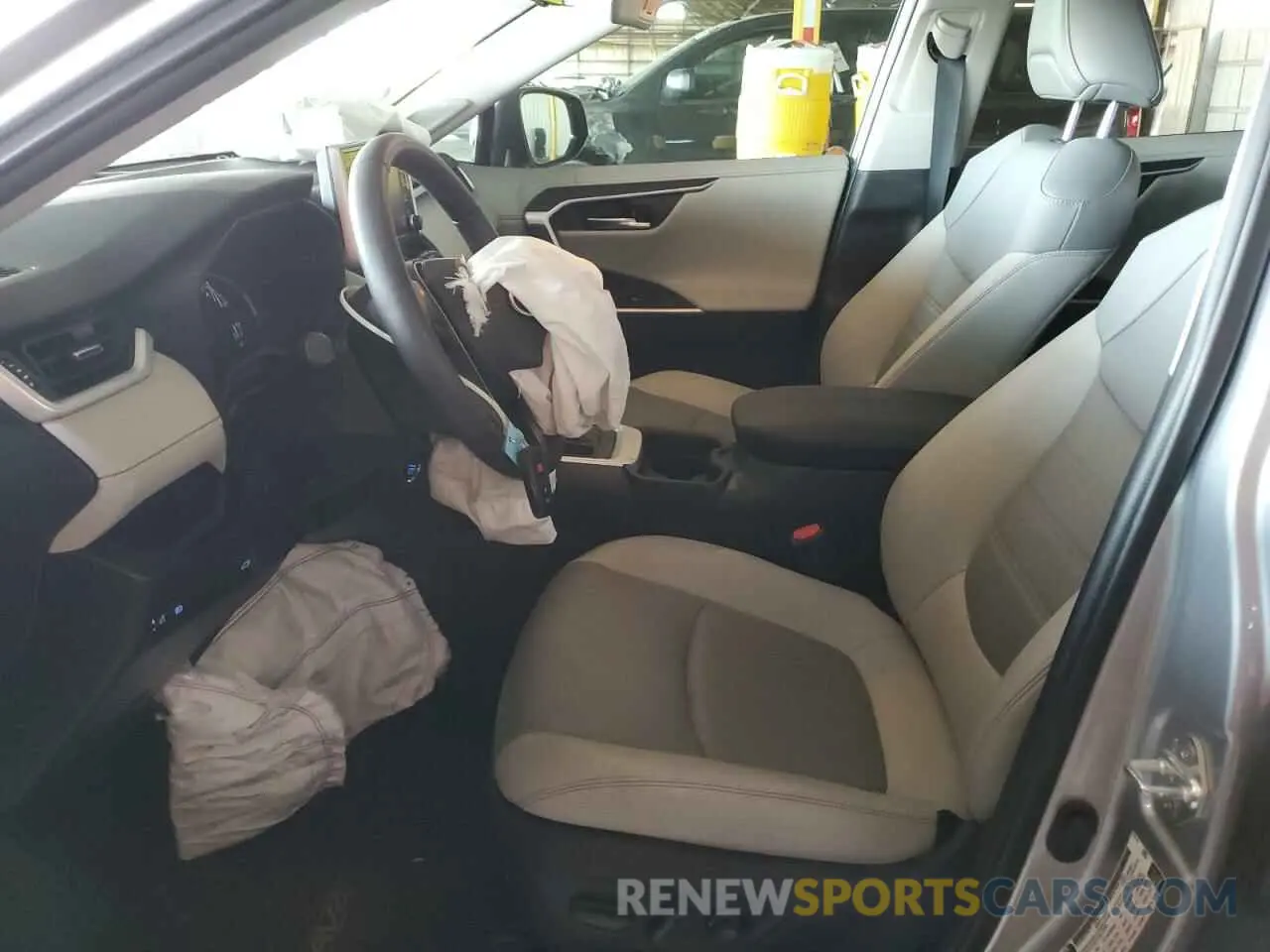 7 Photograph of a damaged car 2T3Y1RFV1MC133408 TOYOTA RAV4 2021