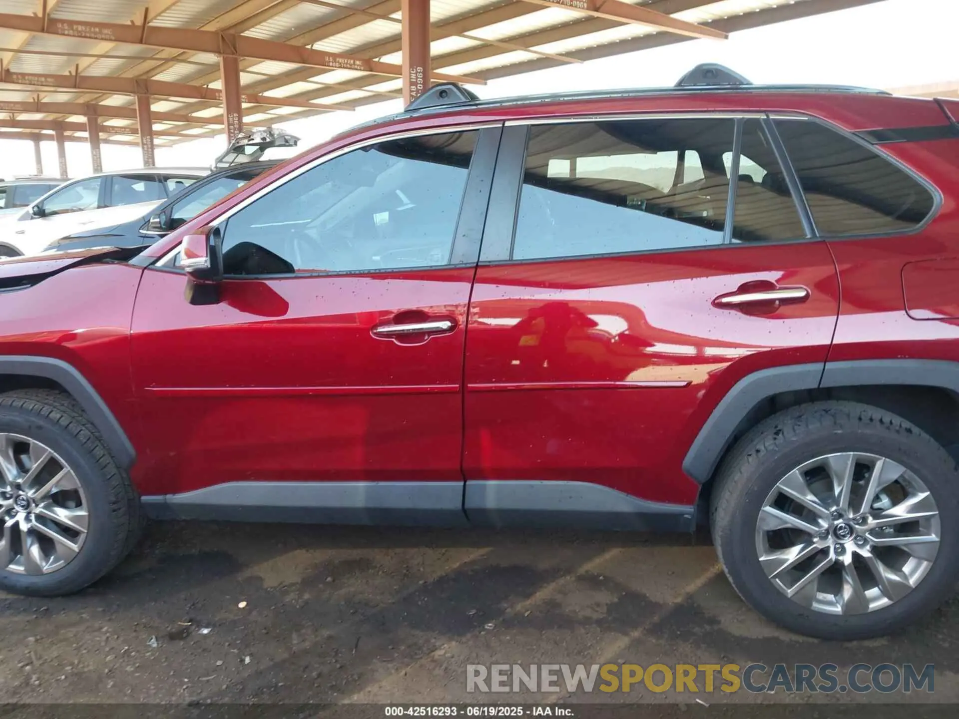 14 Photograph of a damaged car 2T3Y1RFV5MW123382 TOYOTA RAV4 2021