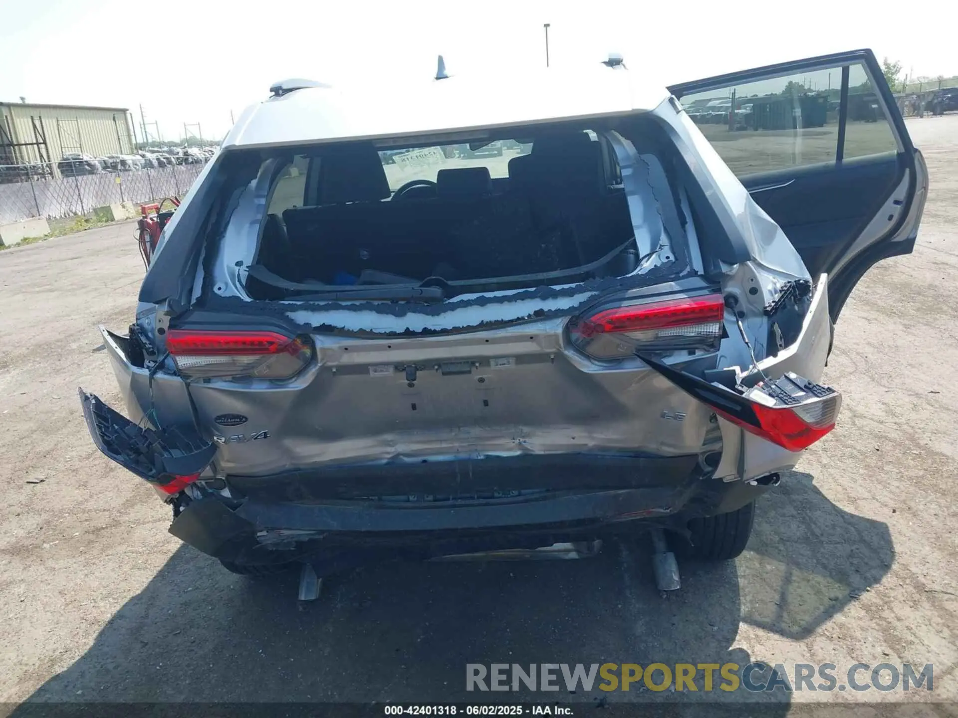 6 Photograph of a damaged car 2T3Z1RFV0MW108518 TOYOTA RAV4 2021