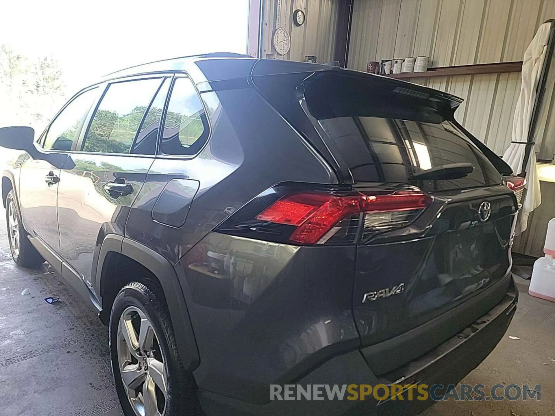 2 Photograph of a damaged car 4T3B6RFV1MU032438 TOYOTA RAV4 2021