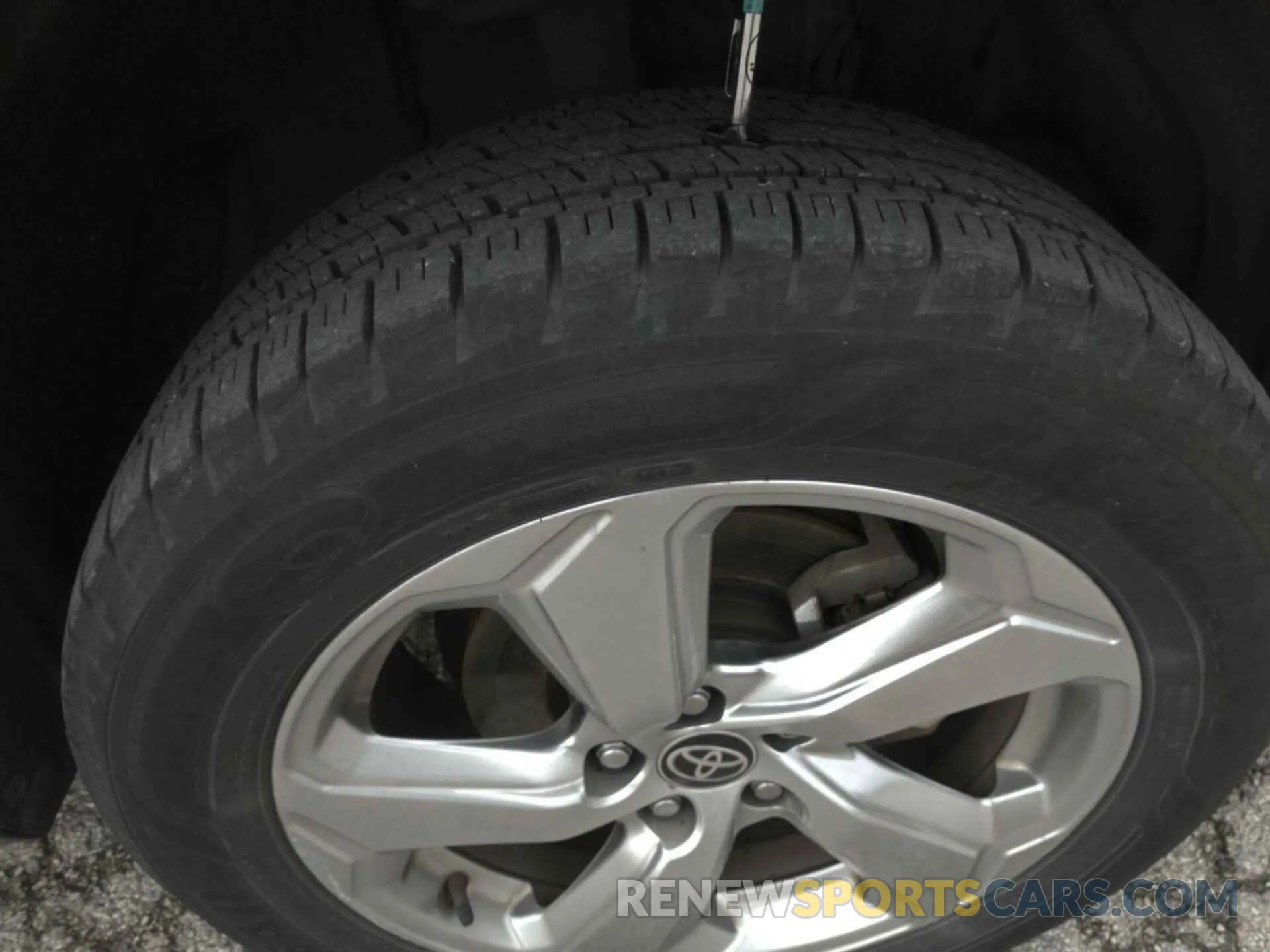9 Photograph of a damaged car 4T3B6RFV1MU032438 TOYOTA RAV4 2021
