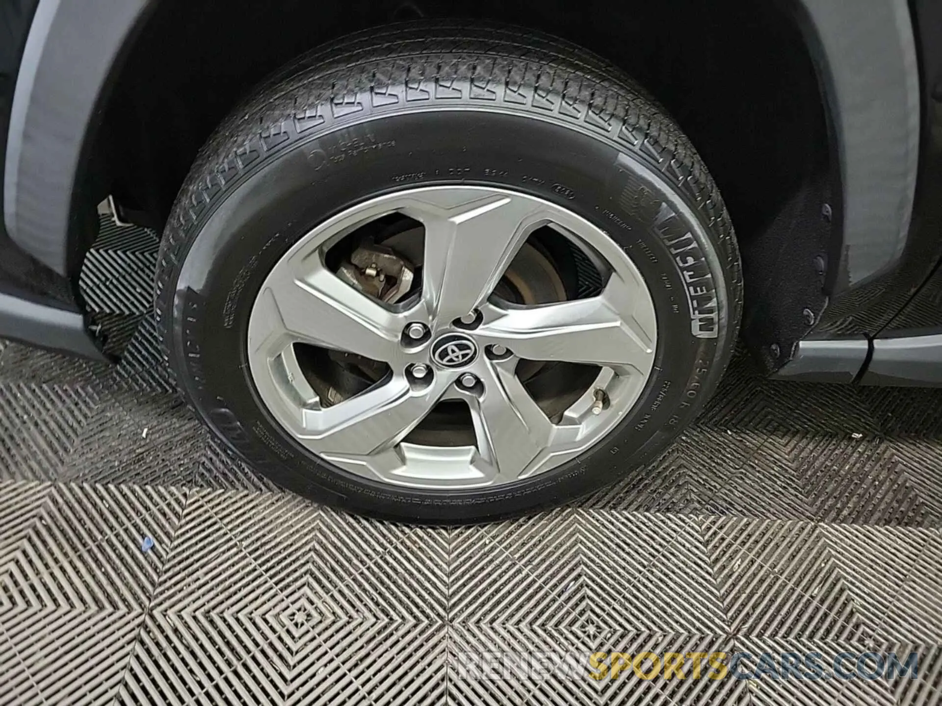 4 Photograph of a damaged car 4T3B6RFV7MU049292 TOYOTA RAV4 2021