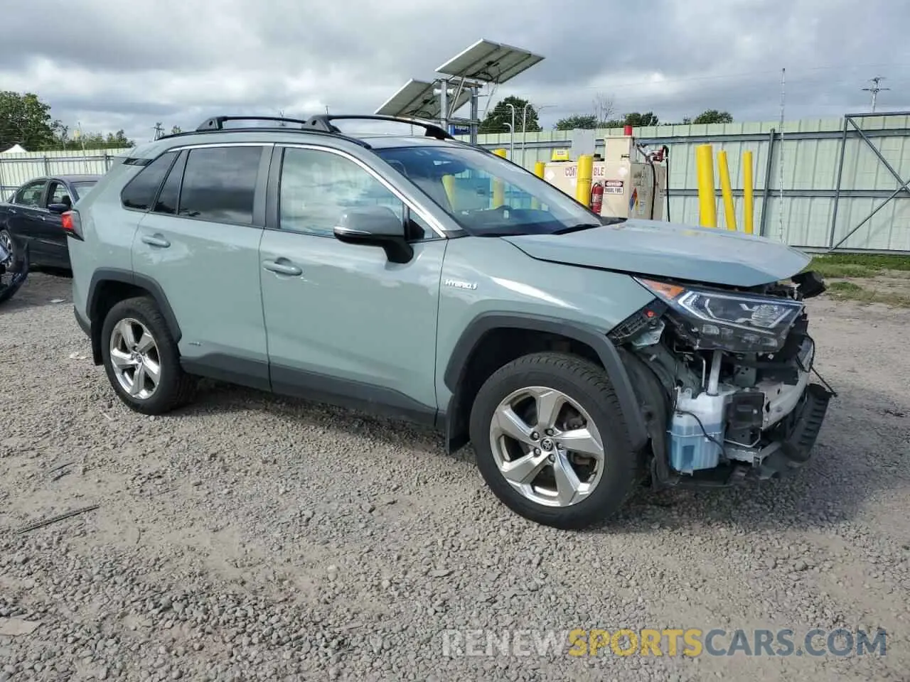 4 Photograph of a damaged car 4T3B6RFV8MU048197 TOYOTA RAV4 2021