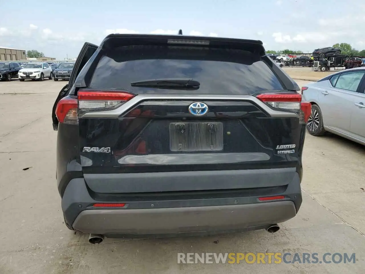 6 Photograph of a damaged car 4T3D6RFV0MU018779 TOYOTA RAV4 2021