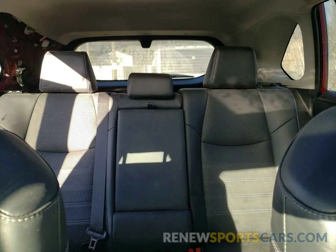 10 Photograph of a damaged car 4T3D6RFV5MU016316 TOYOTA RAV4 2021
