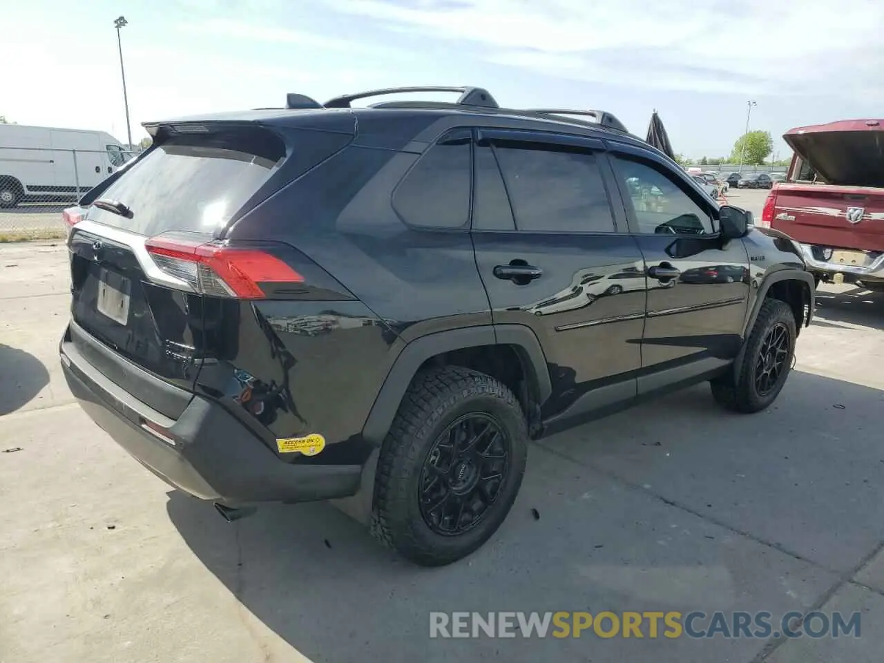 3 Photograph of a damaged car 4T3D6RFV5MU055942 TOYOTA RAV4 2021