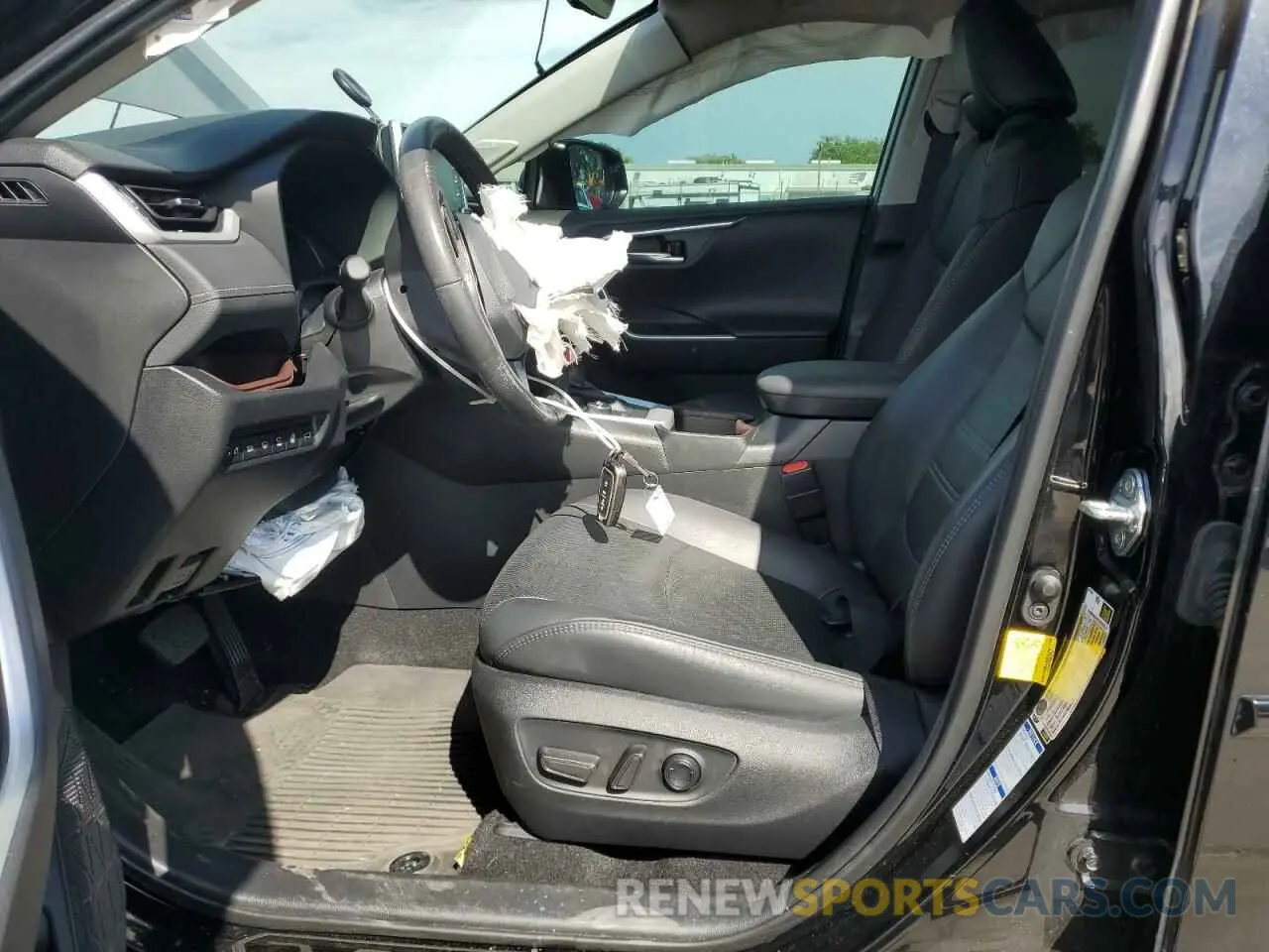 7 Photograph of a damaged car 4T3D6RFV5MU055942 TOYOTA RAV4 2021