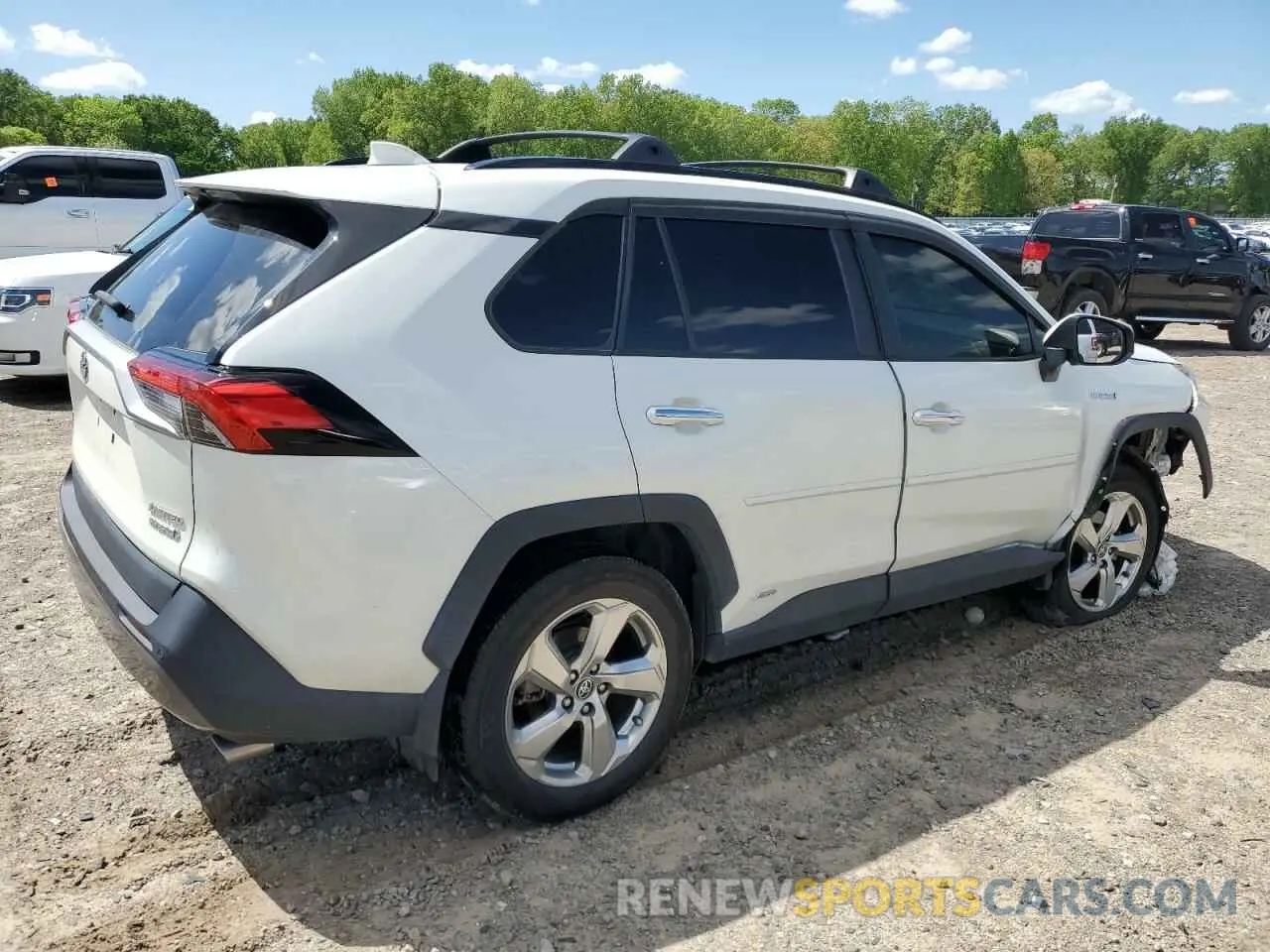 3 Photograph of a damaged car 4T3D6RFV9MU037444 TOYOTA RAV4 2021