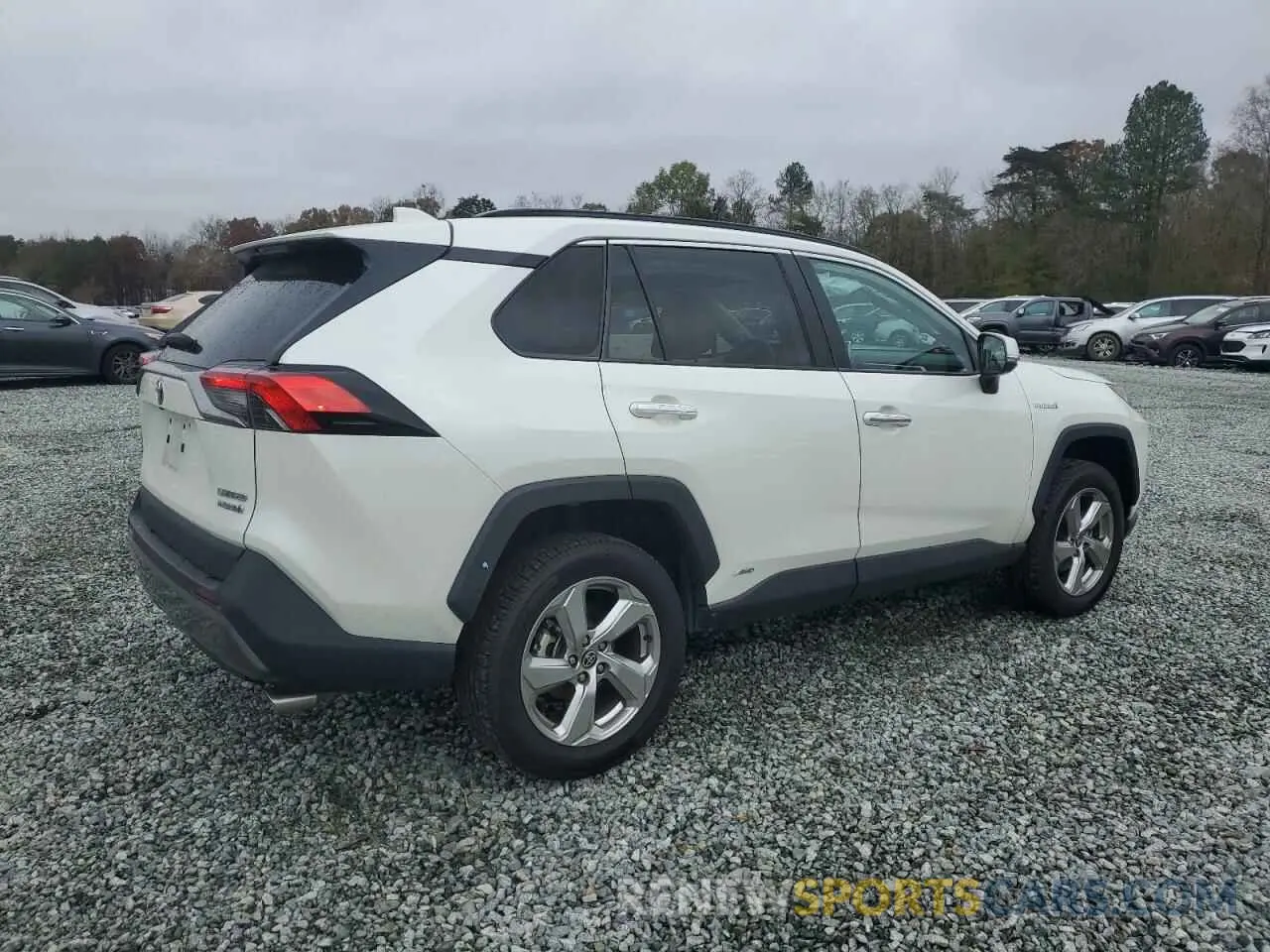 3 Photograph of a damaged car 4T3D6RFV9MU058777 TOYOTA RAV4 2021