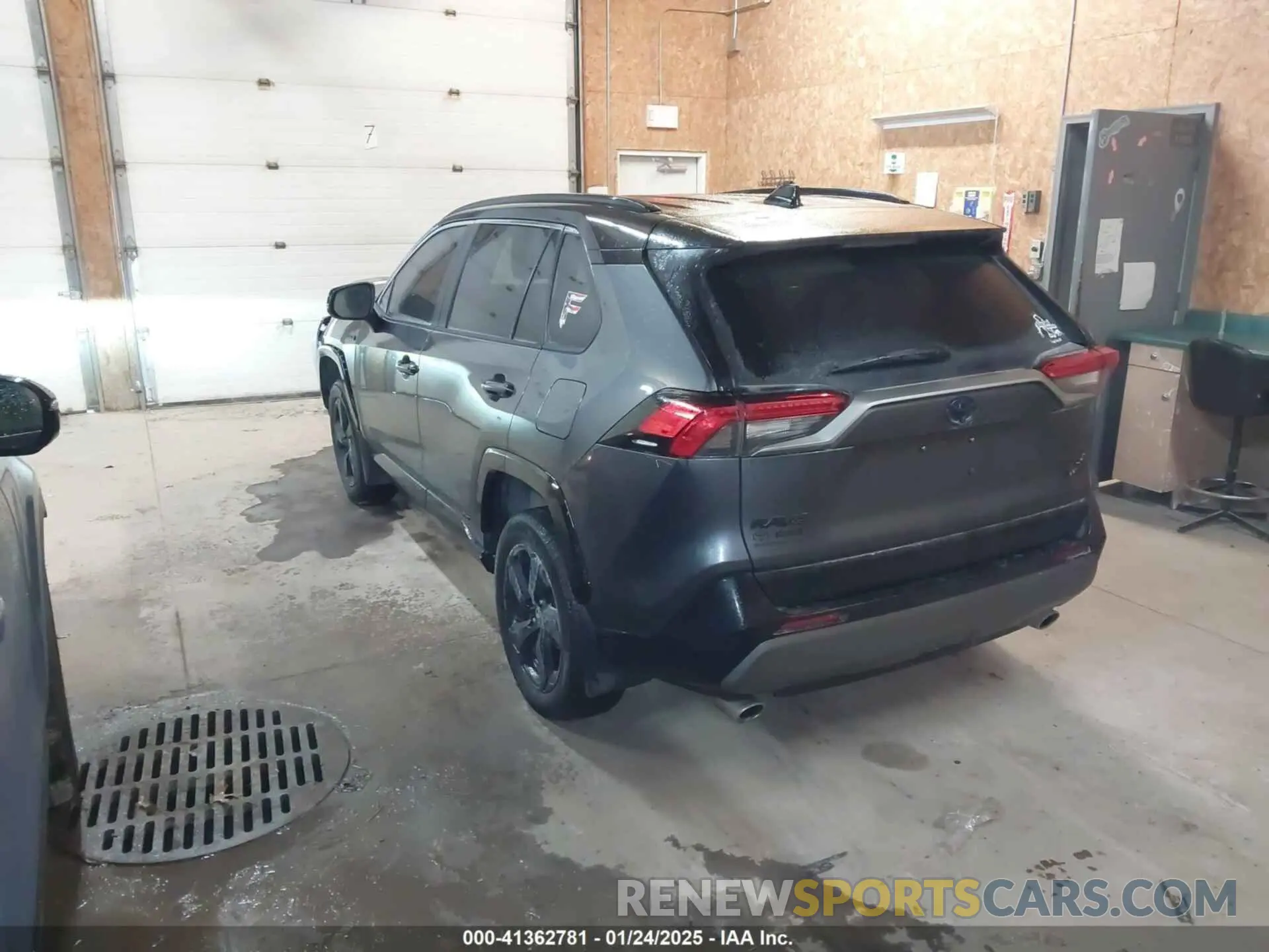 3 Photograph of a damaged car 4T3E6RFV1MU038592 TOYOTA RAV4 2021