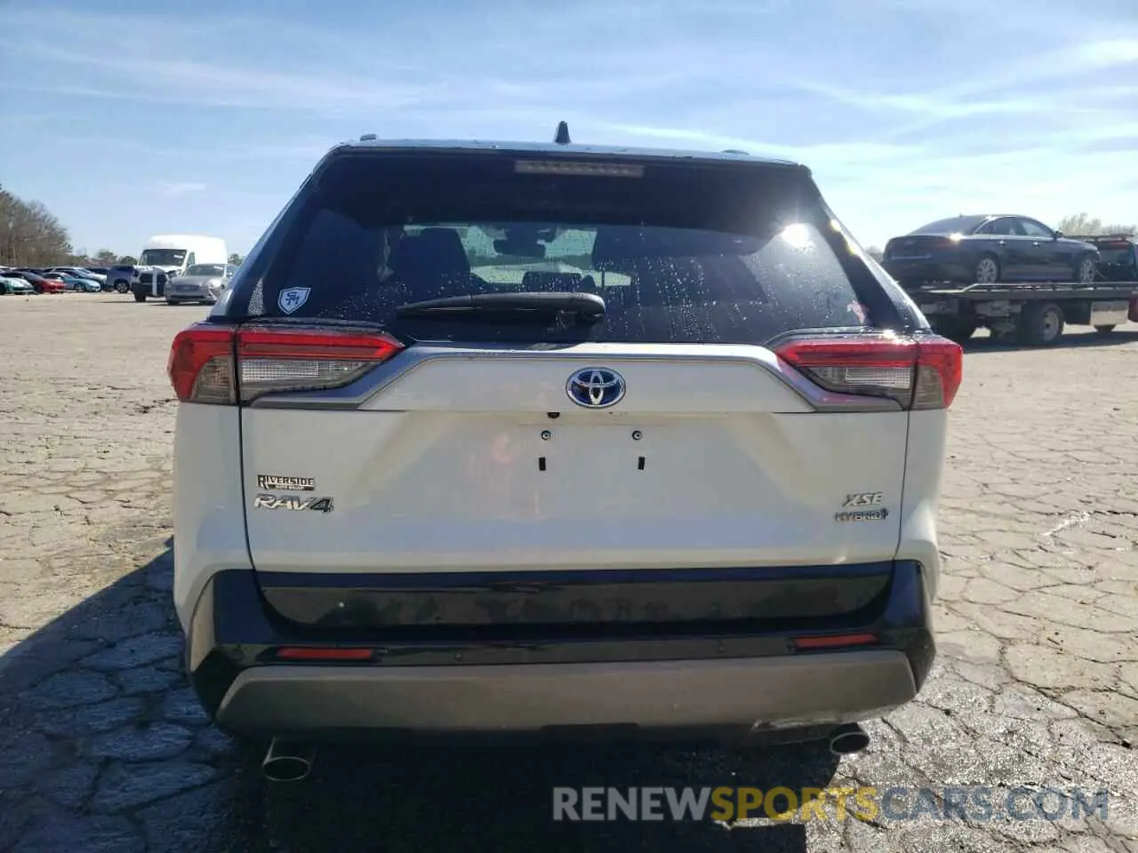 6 Photograph of a damaged car 4T3E6RFV8MU021367 TOYOTA RAV4 2021