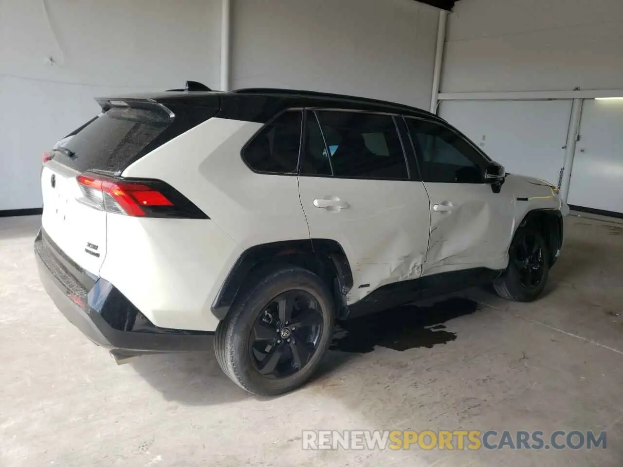 3 Photograph of a damaged car 4T3E6RFV8MU062050 TOYOTA RAV4 2021