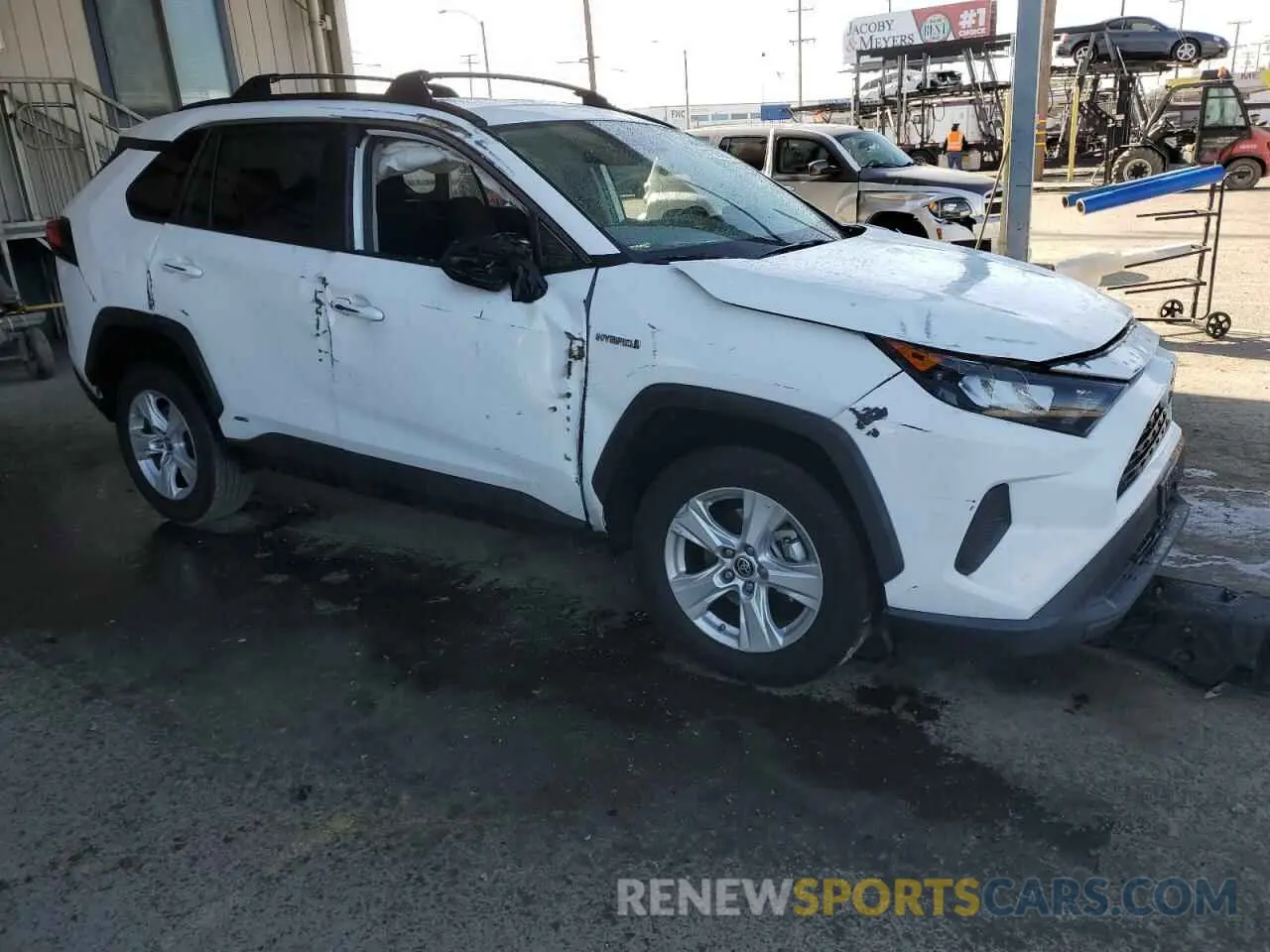 4 Photograph of a damaged car 4T3L6RFV1MU028555 TOYOTA RAV4 2021