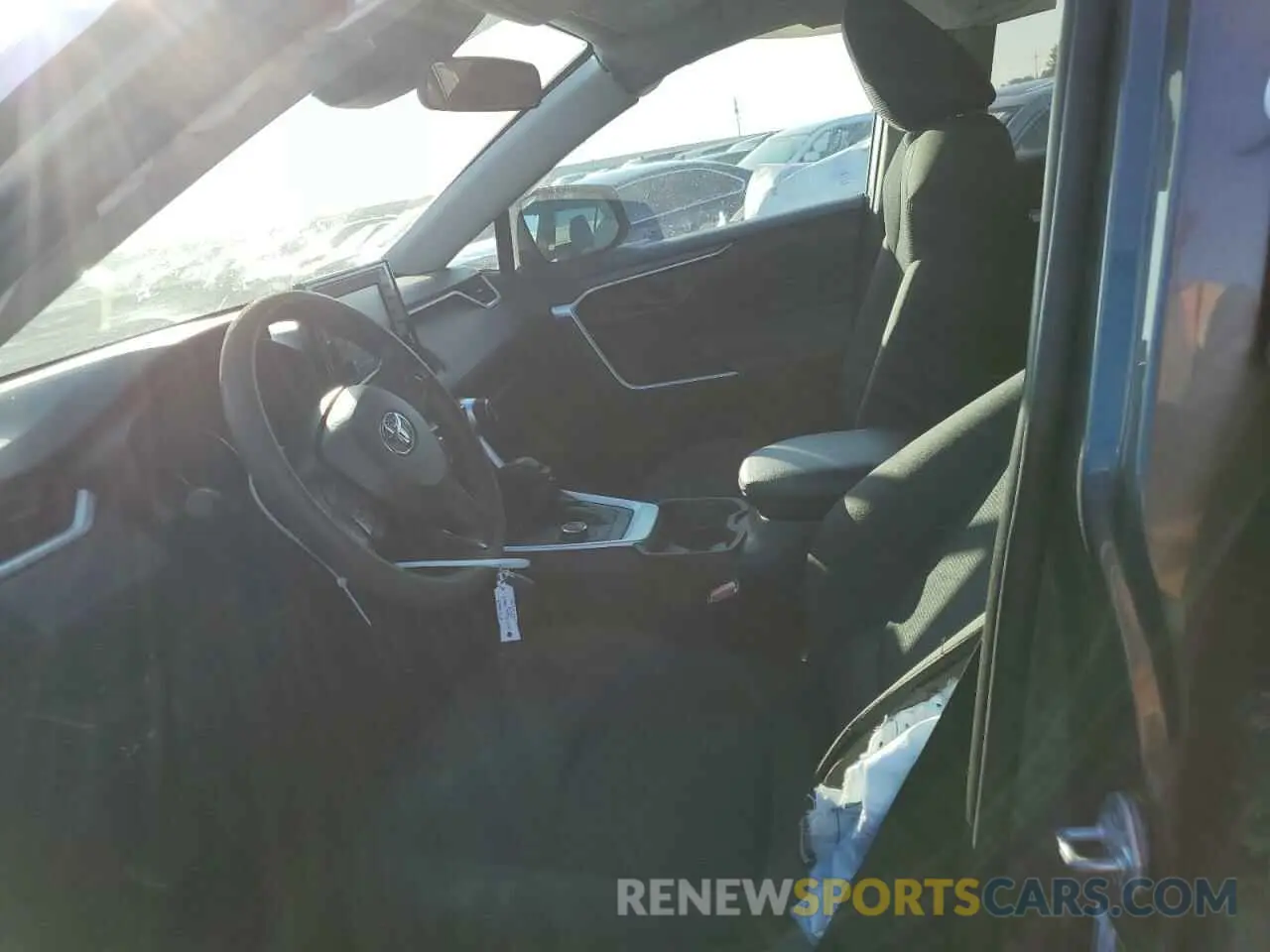 7 Photograph of a damaged car 4T3LWRFV2MU012901 TOYOTA RAV4 2021