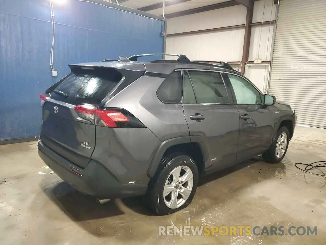 3 Фотография поврежденного автомобиля 4T3LWRFV2MU026457 TOYOTA RAV4 2021