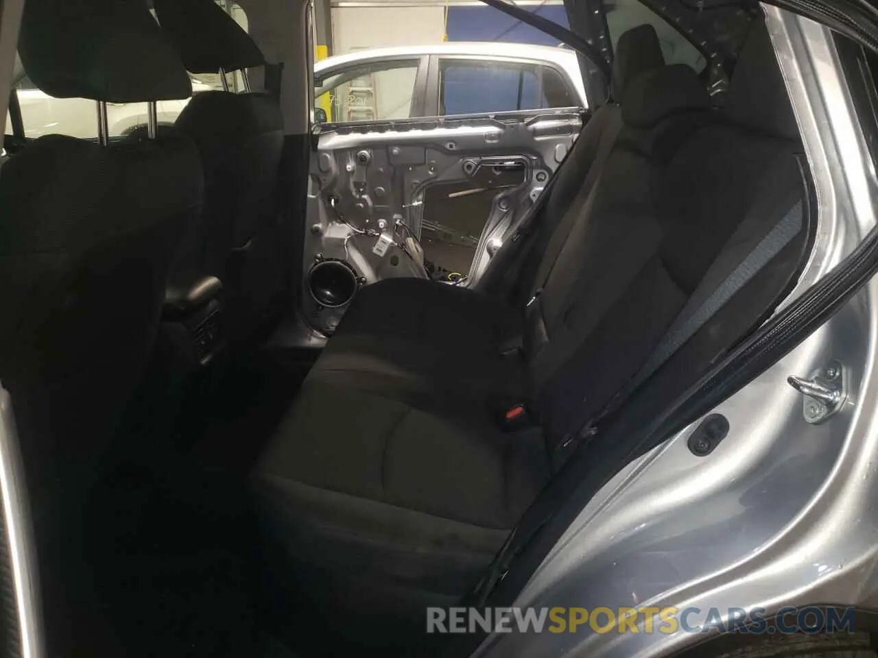 6 Photograph of a damaged car 4T3LWRFV2MU027043 TOYOTA RAV4 2021