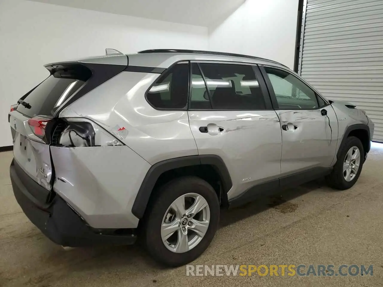 3 Photograph of a damaged car 4T3LWRFVXMU049906 TOYOTA RAV4 2021
