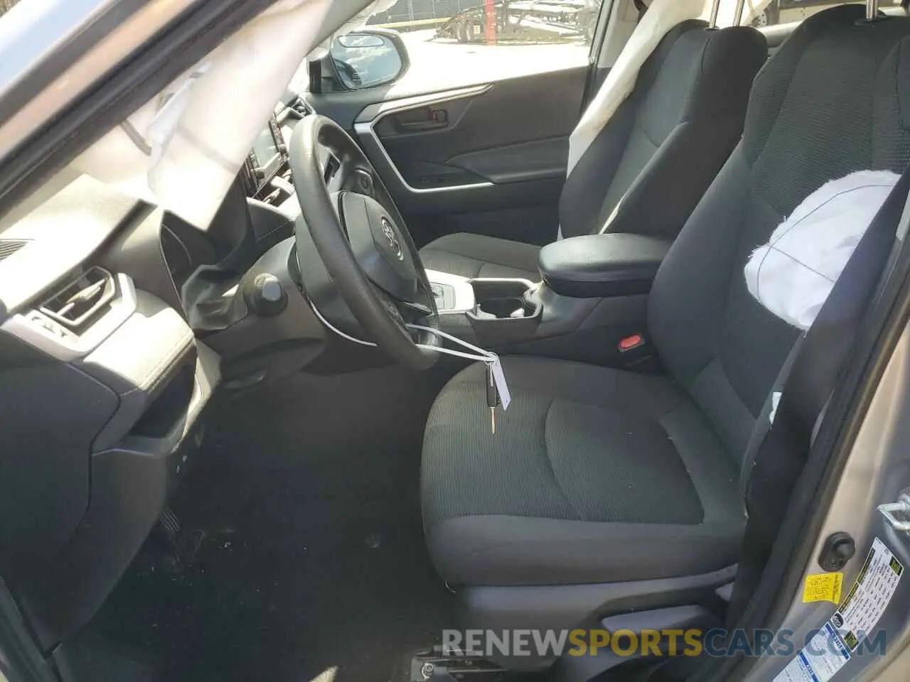 7 Photograph of a damaged car 4T3MWRFV6MU017183 TOYOTA RAV4 2021