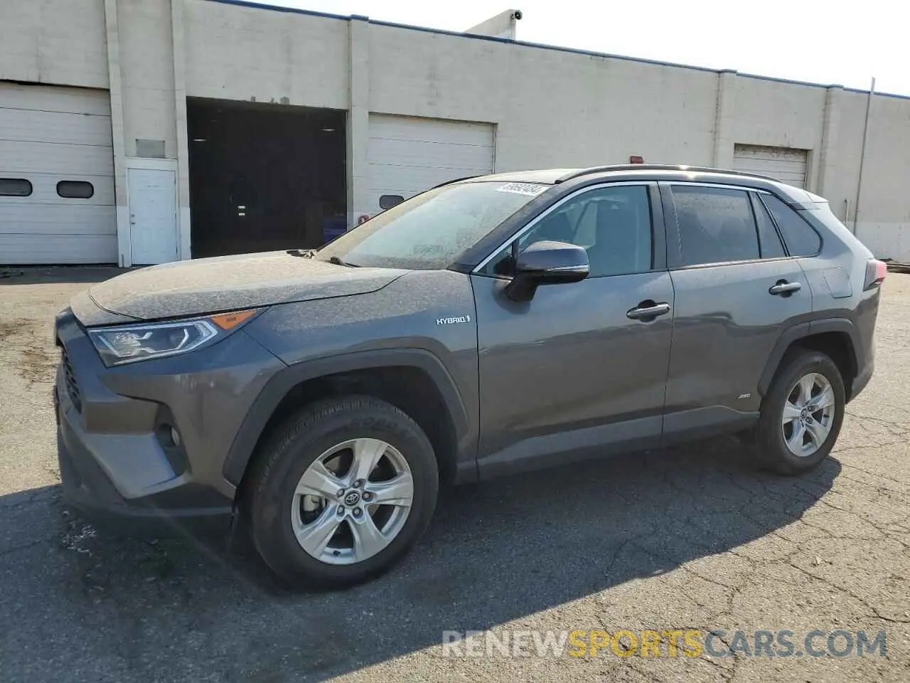 1 Photograph of a damaged car 4T3R6RFV8MU011570 TOYOTA RAV4 2021