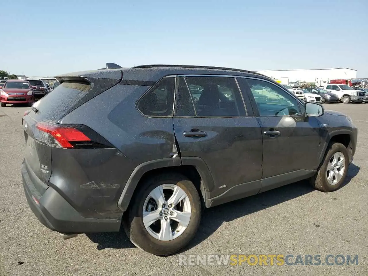 3 Photograph of a damaged car 4T3R6RFV8MU011570 TOYOTA RAV4 2021