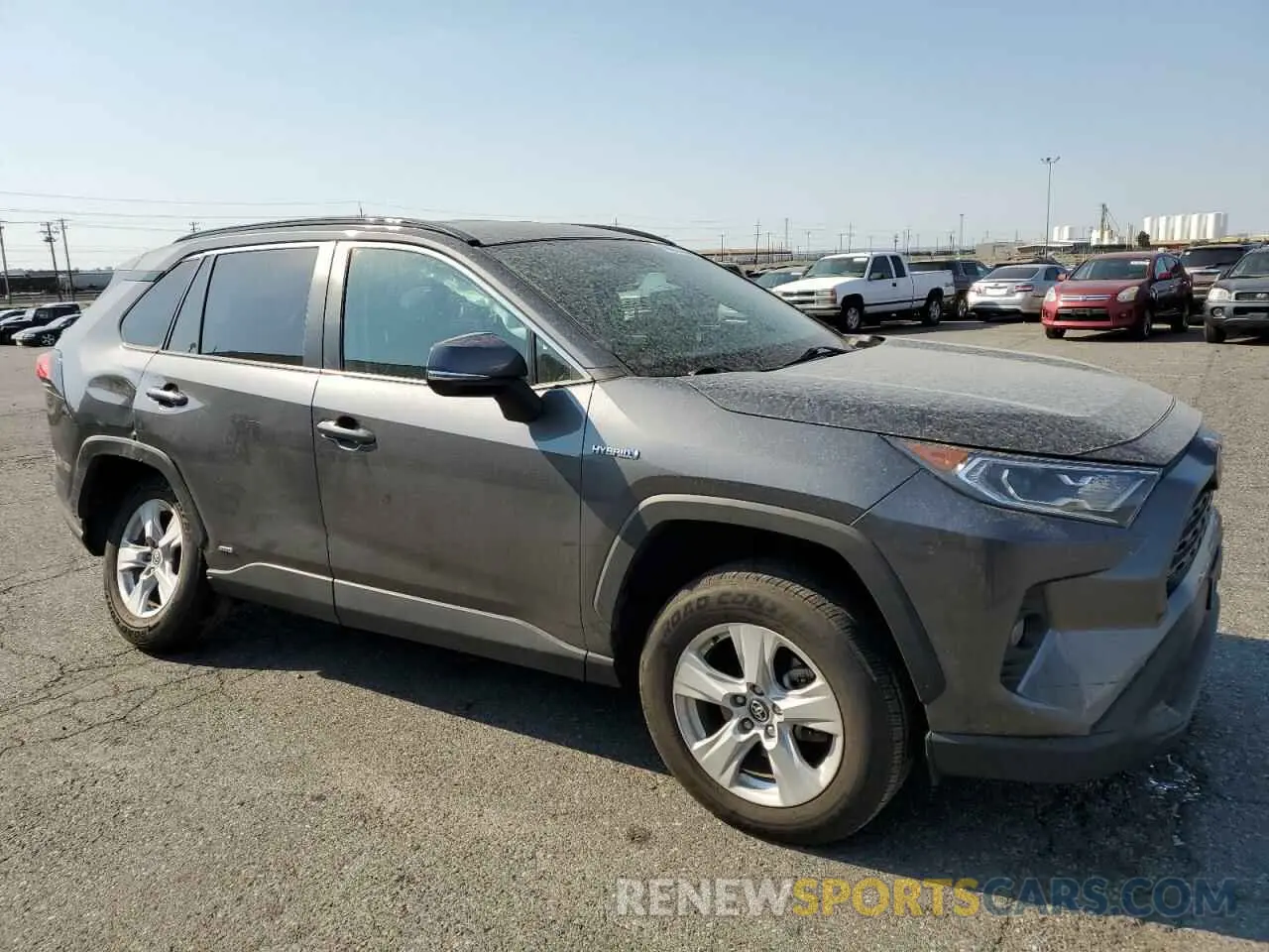 4 Photograph of a damaged car 4T3R6RFV8MU011570 TOYOTA RAV4 2021