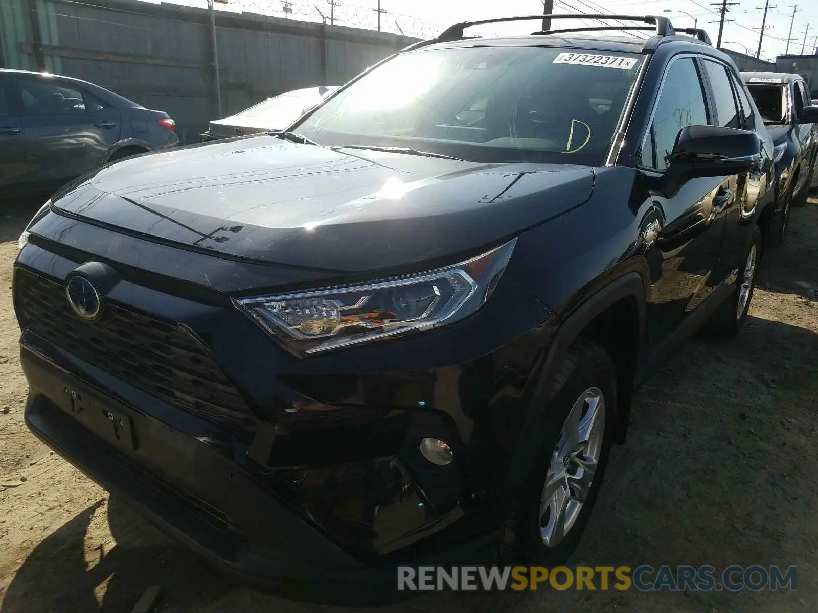 2 Photograph of a damaged car 4T3R6RFV8MU013304 TOYOTA RAV4 2021