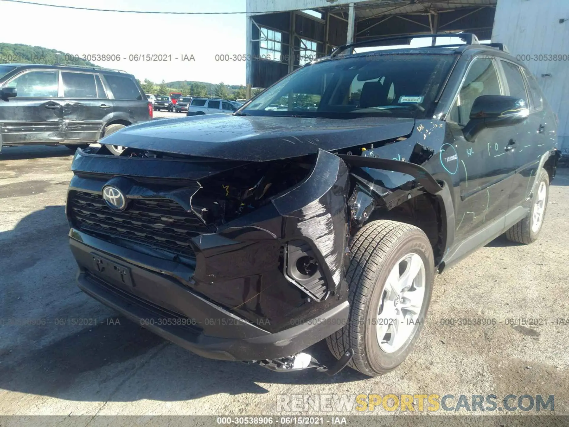6 Photograph of a damaged car 4T3R6RFV9MU013134 TOYOTA RAV4 2021