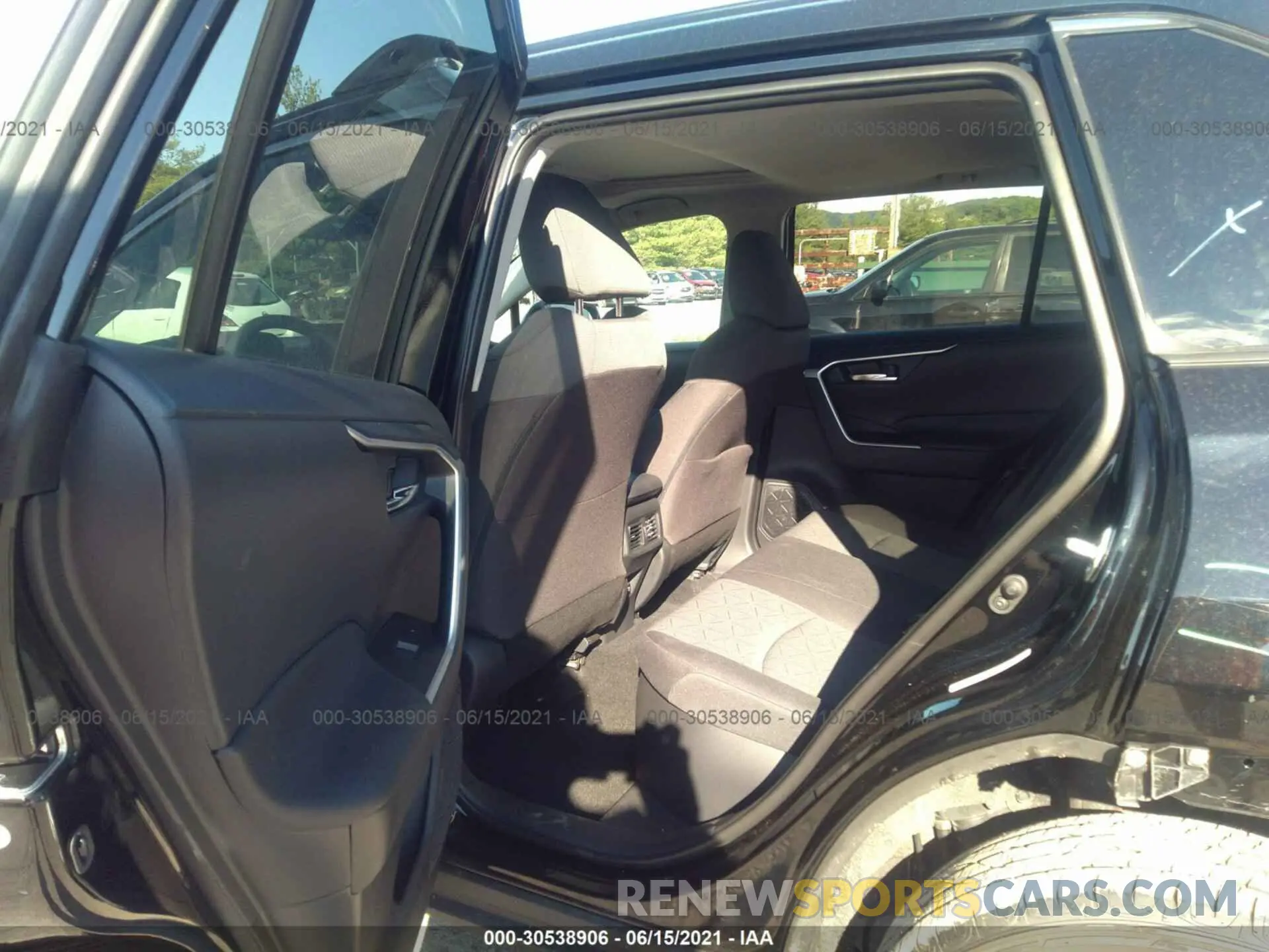 8 Photograph of a damaged car 4T3R6RFV9MU013134 TOYOTA RAV4 2021