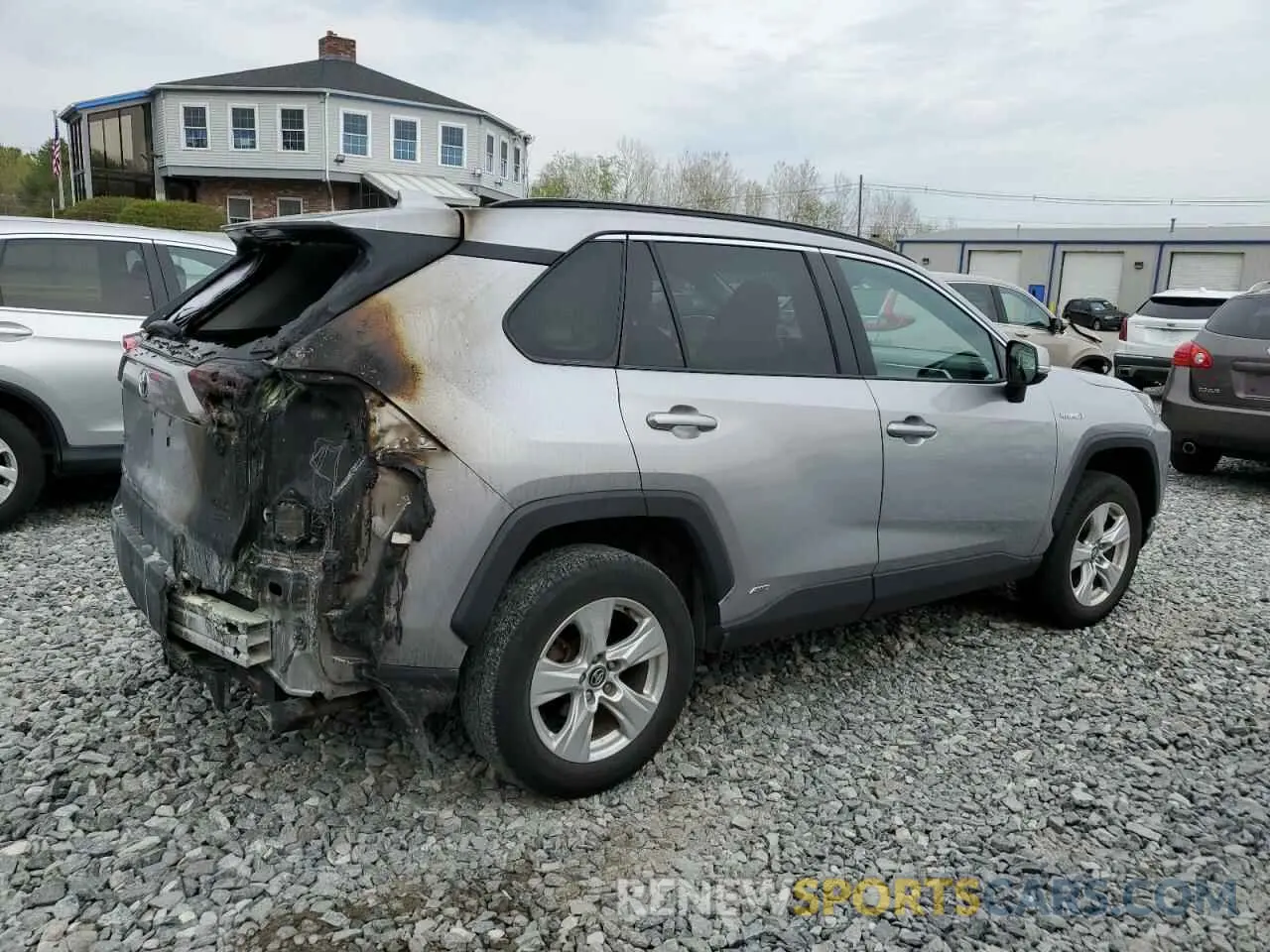 3 Photograph of a damaged car 4T3R6RFV9MU014042 TOYOTA RAV4 2021