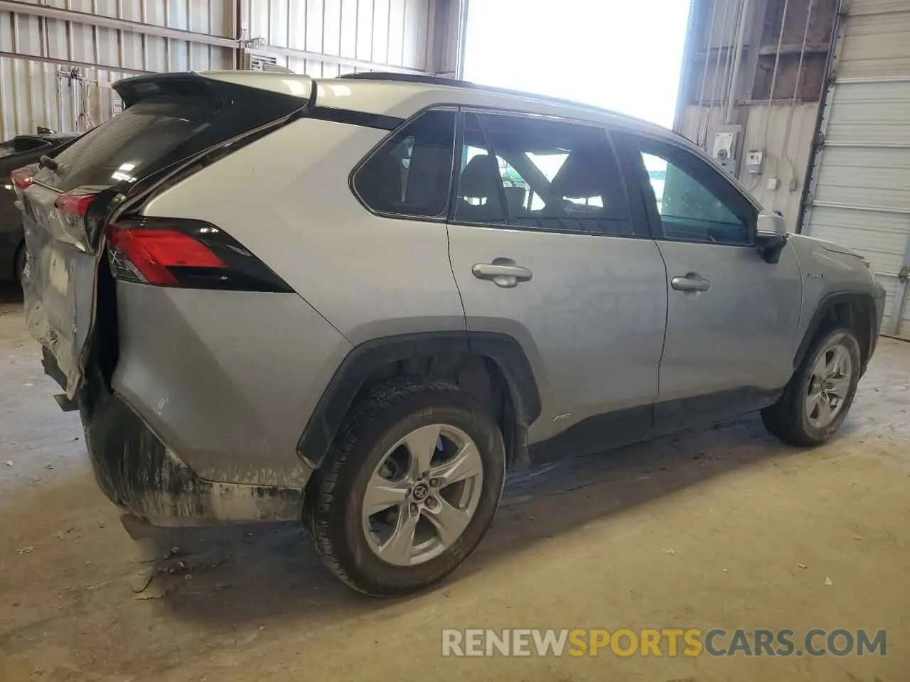 3 Photograph of a damaged car 4T3R6RFVXMU009285 TOYOTA RAV4 2021