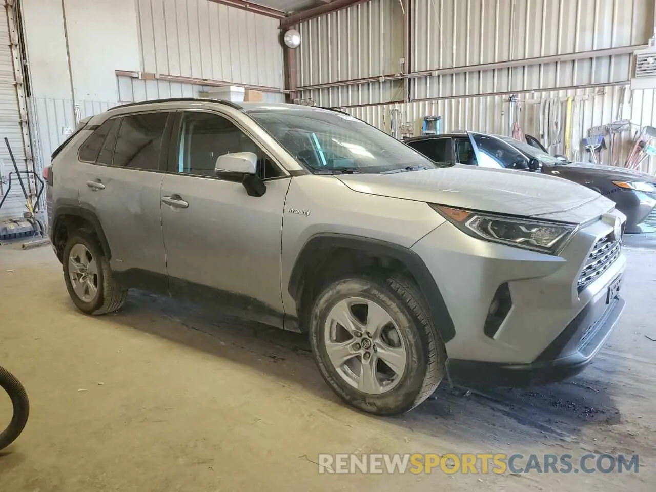 4 Photograph of a damaged car 4T3R6RFVXMU009285 TOYOTA RAV4 2021